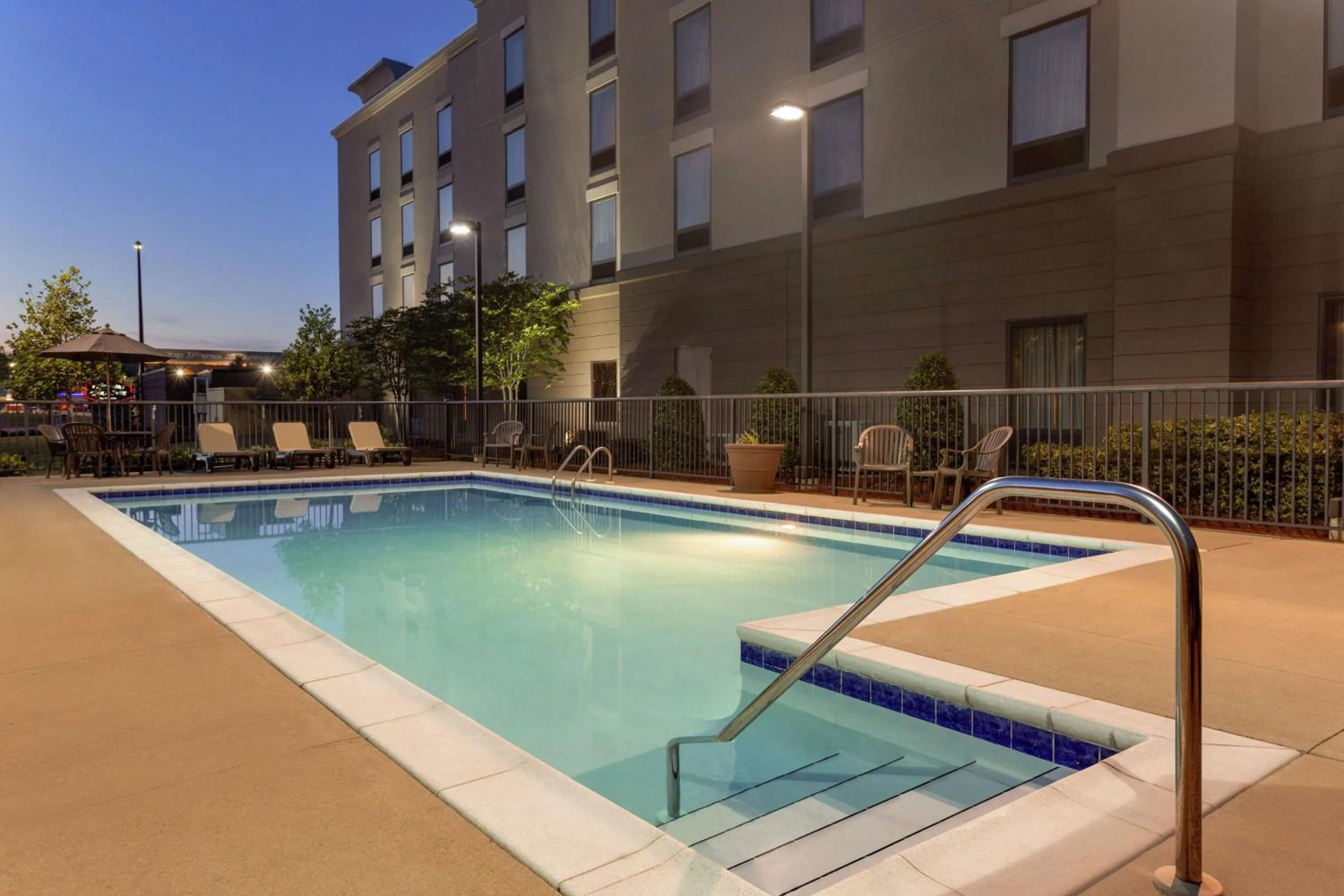 Pool view in Hampton Inn & Suites Prattville