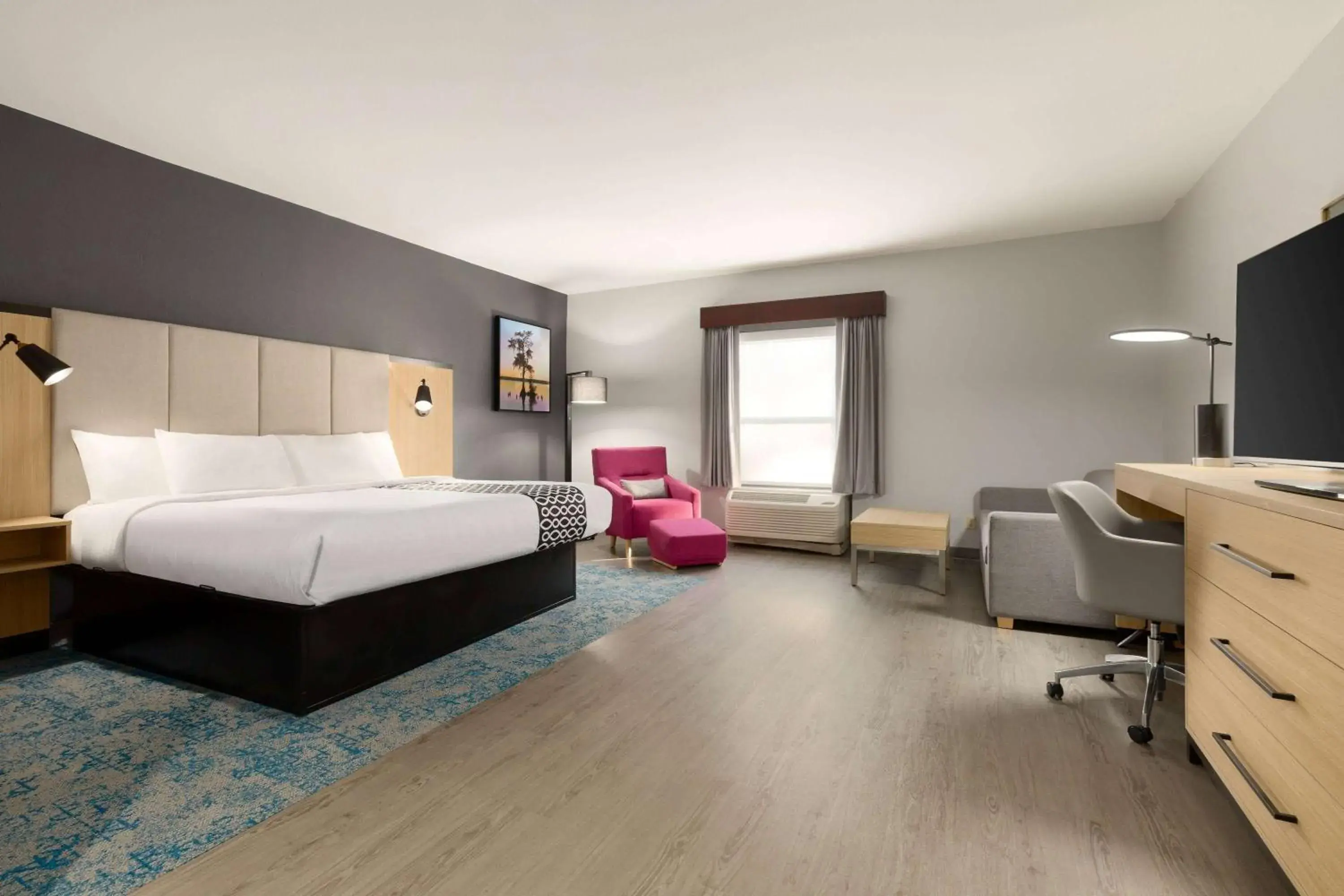 Bed in La Quinta Inn & Suites by Wyndham Selma/Smithfield I-95 Bed in La Quinta Inn & Suites by Wyndham Selma/Smithfield I-95