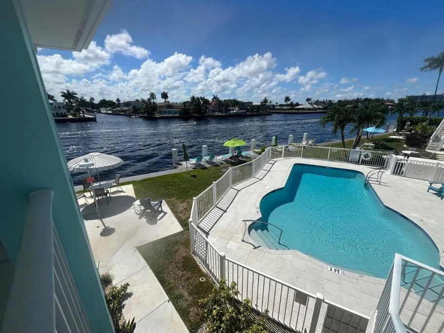 Aloha Apartments On the Intracoastal-Walk to the Beach