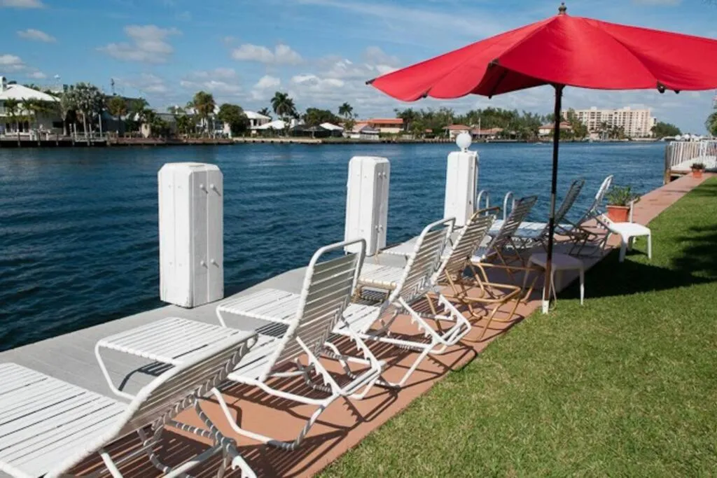 Aloha Apartments On the Intracoastal-Walk to the Beach