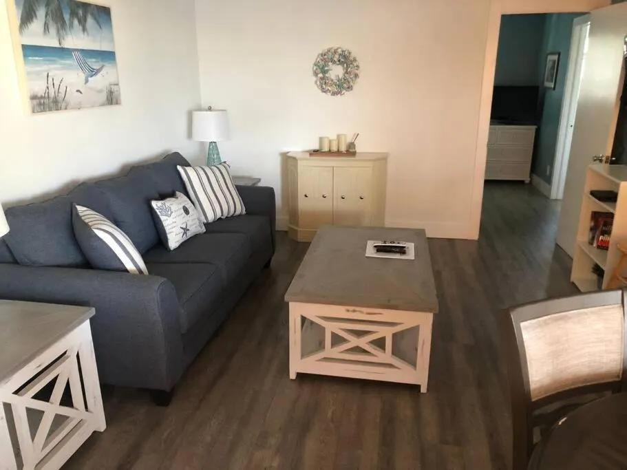 Aloha Apartments On the Intracoastal-Walk to the Beach