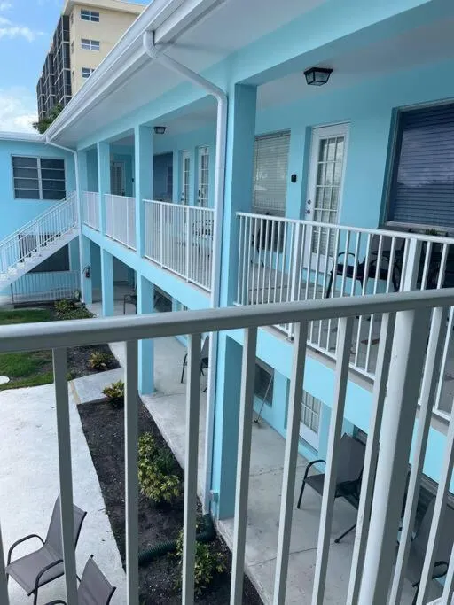 Aloha Apartments On the Intracoastal-Walk to the Beach