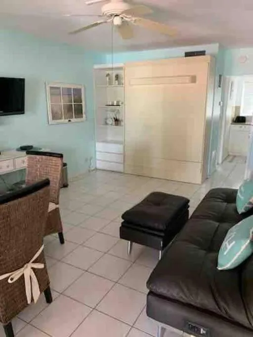 Aloha Apartments On the Intracoastal-Walk to the Beach