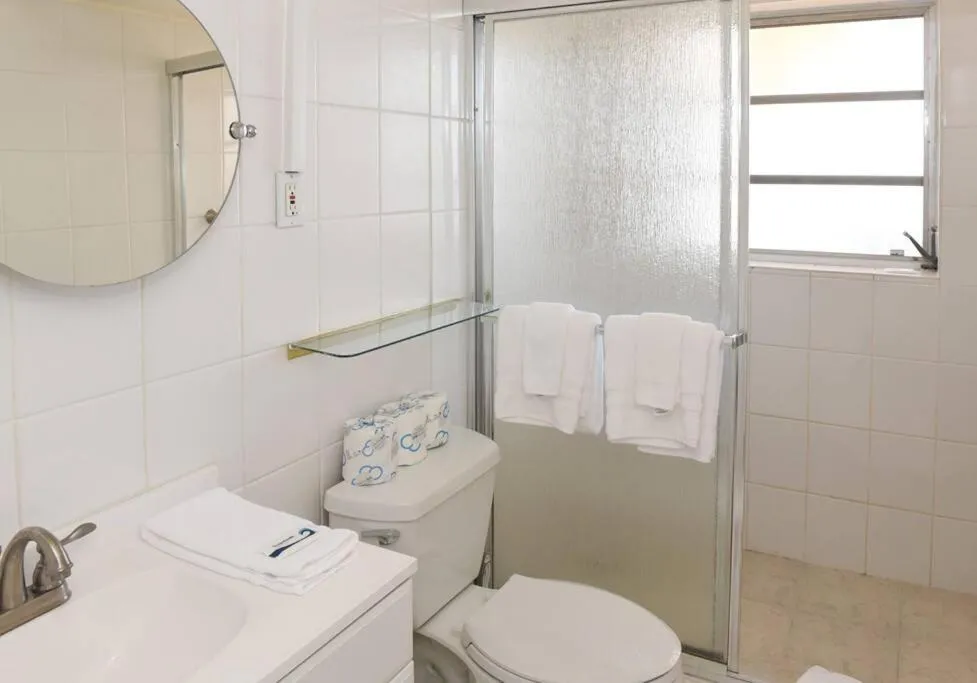 Aloha Apartments On the Intracoastal-Walk to the Beach