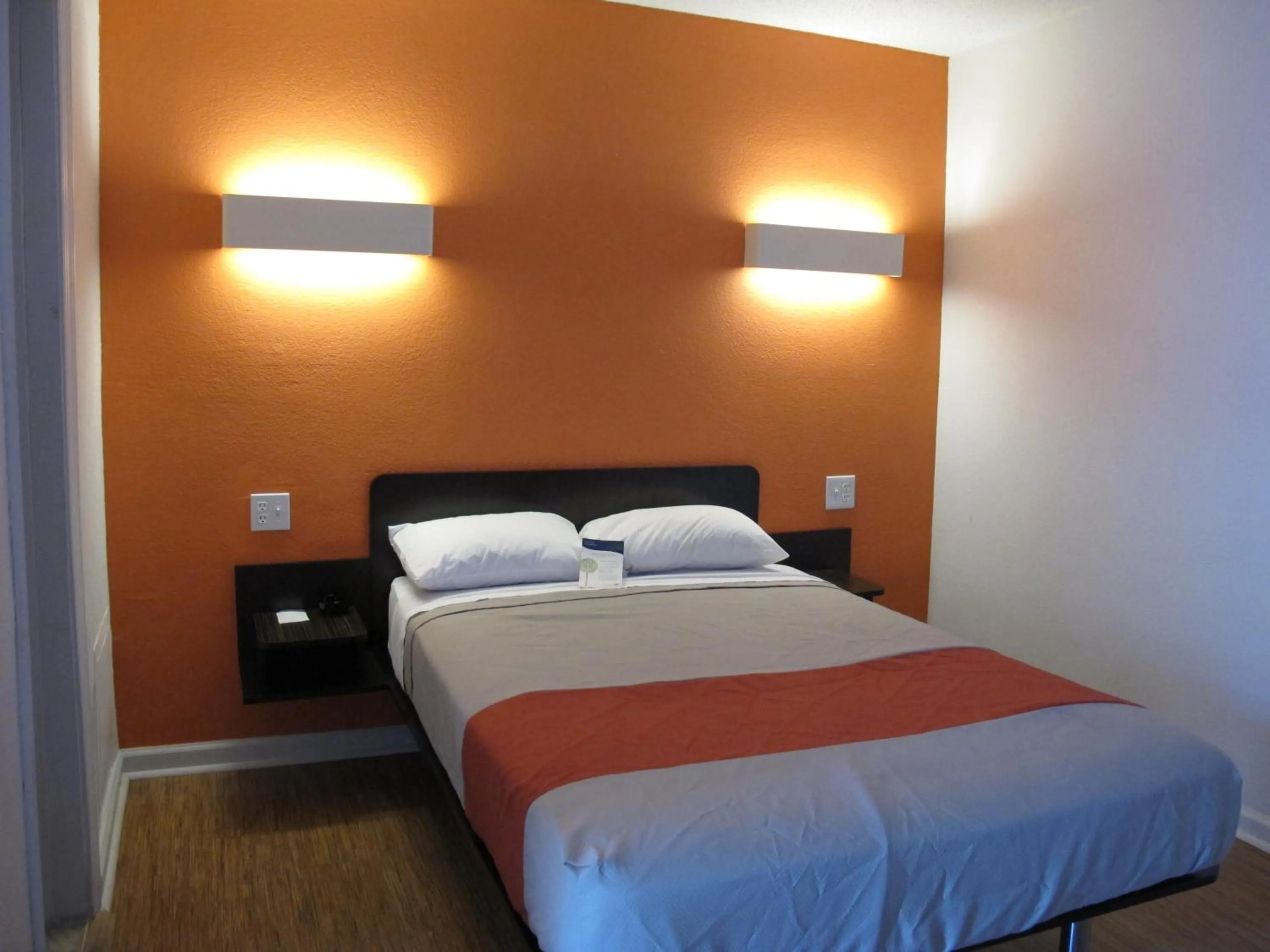 Bed in Motel 6 Baltimore MD