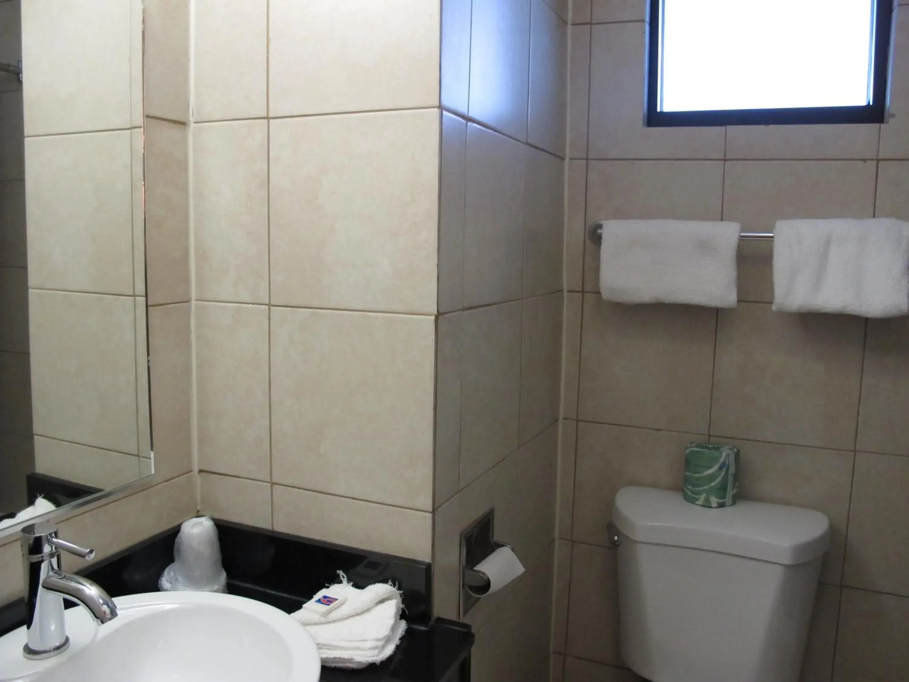 Quadruple Room - single occupancy - Smoking in Motel 6 Baltimore MD Quadruple Room - single occupancy - Smoking in Motel 6 Baltimore MD