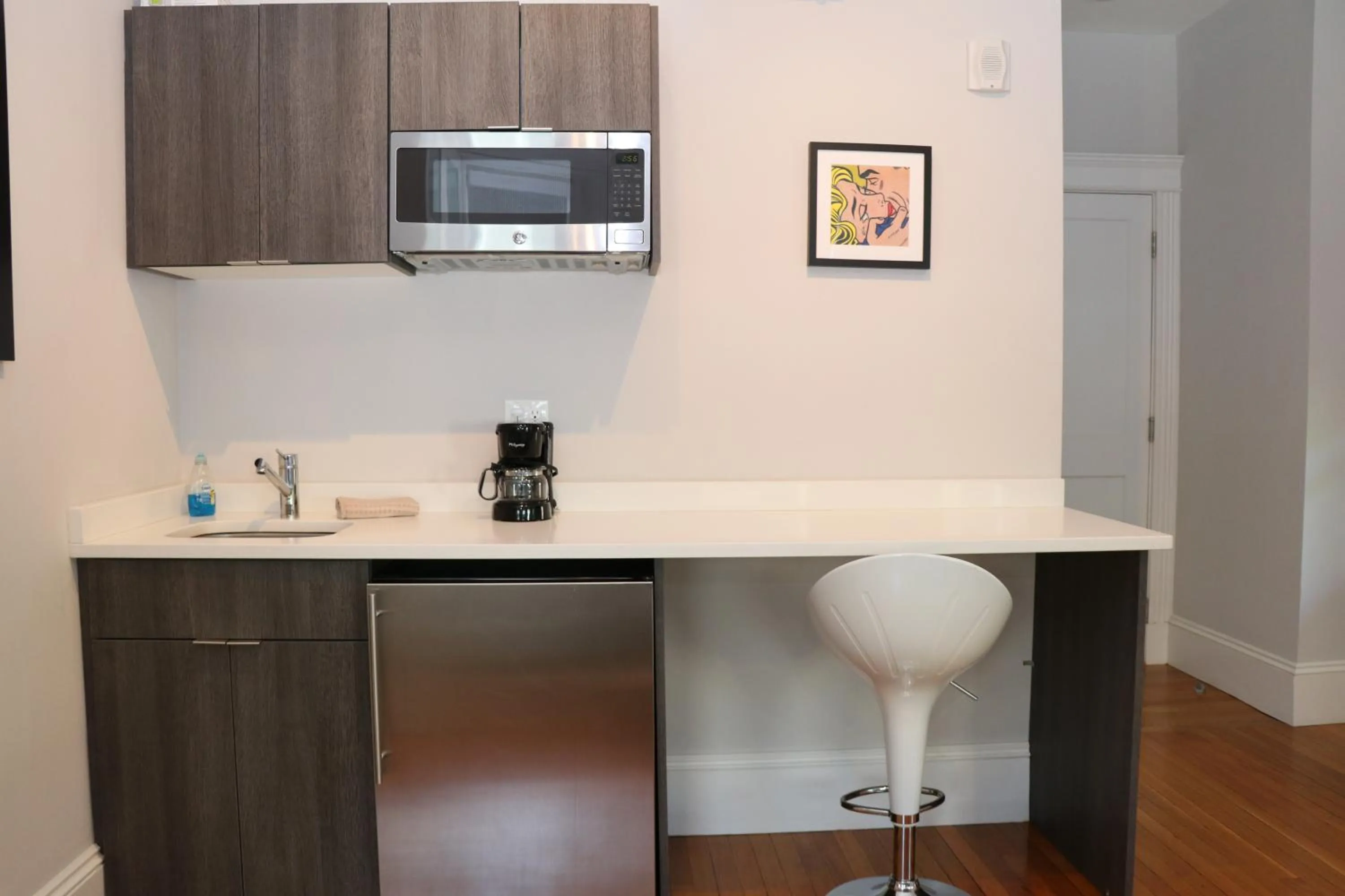 Kitchen or kitchenette in A Stylish Stay w/ a Queen Bed, Heated Floors.. #24