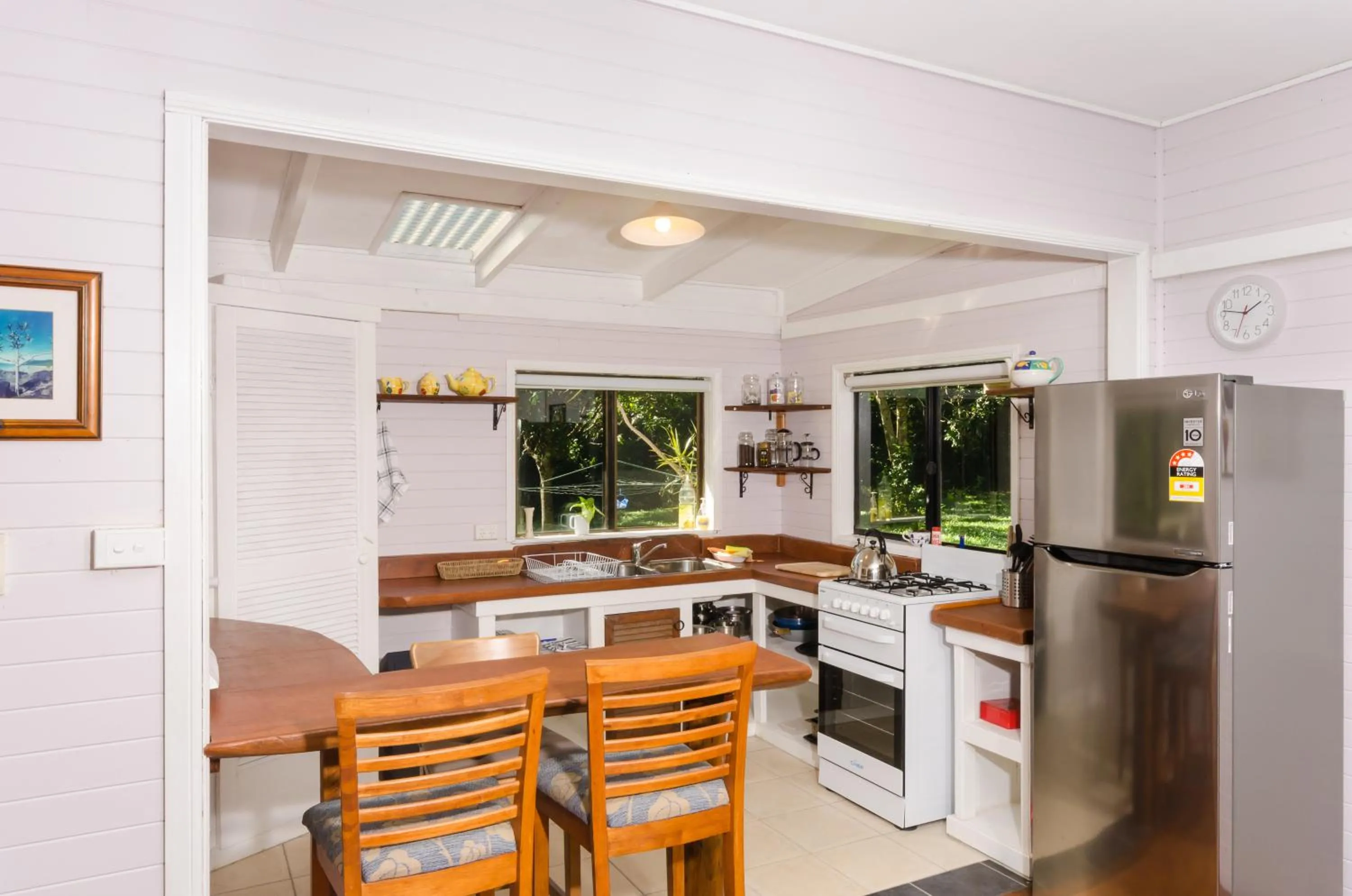 Kitchen or kitchenette in Epiphyte B & B
