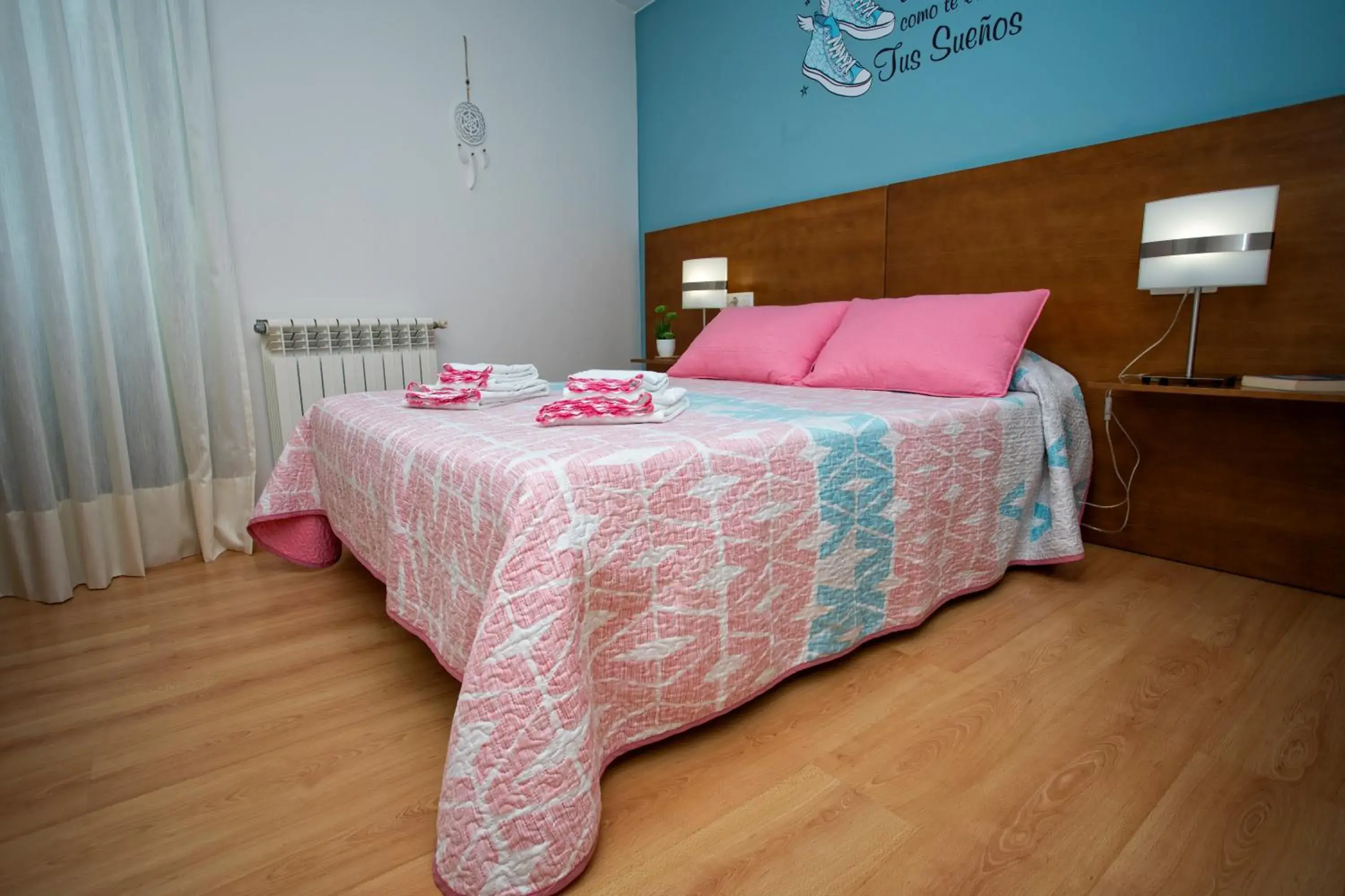 Double or Twin Room in CASA CINES Double or Twin Room in CASA CINES