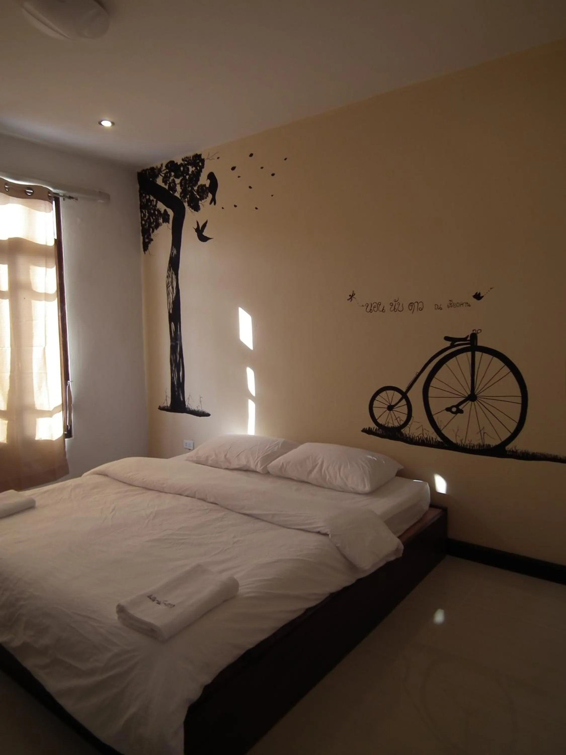 Bed in Norn Nab Dao Rimkhong