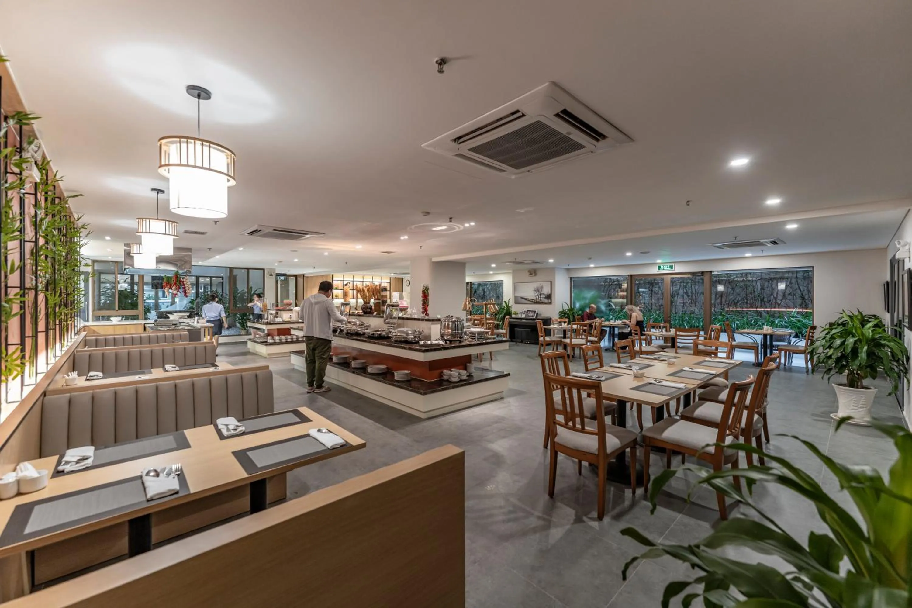Restaurant/places to eat in Garden View Court Suites Ho Chi Minh City