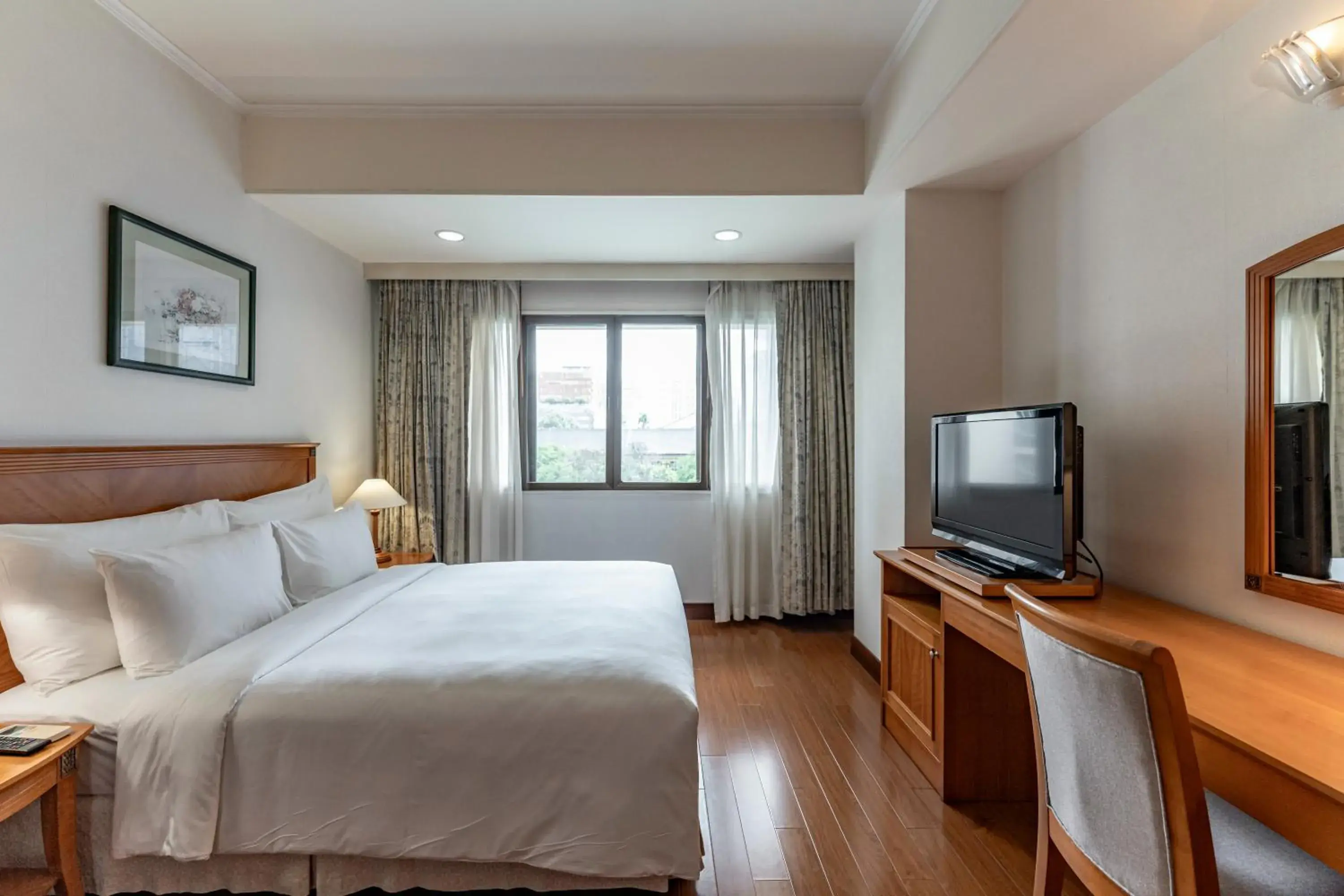Superior One-Bedroom Suite in Garden View Court Suites Ho Chi Minh City Superior One-Bedroom Suite in Garden View Court Suites Ho Chi Minh City