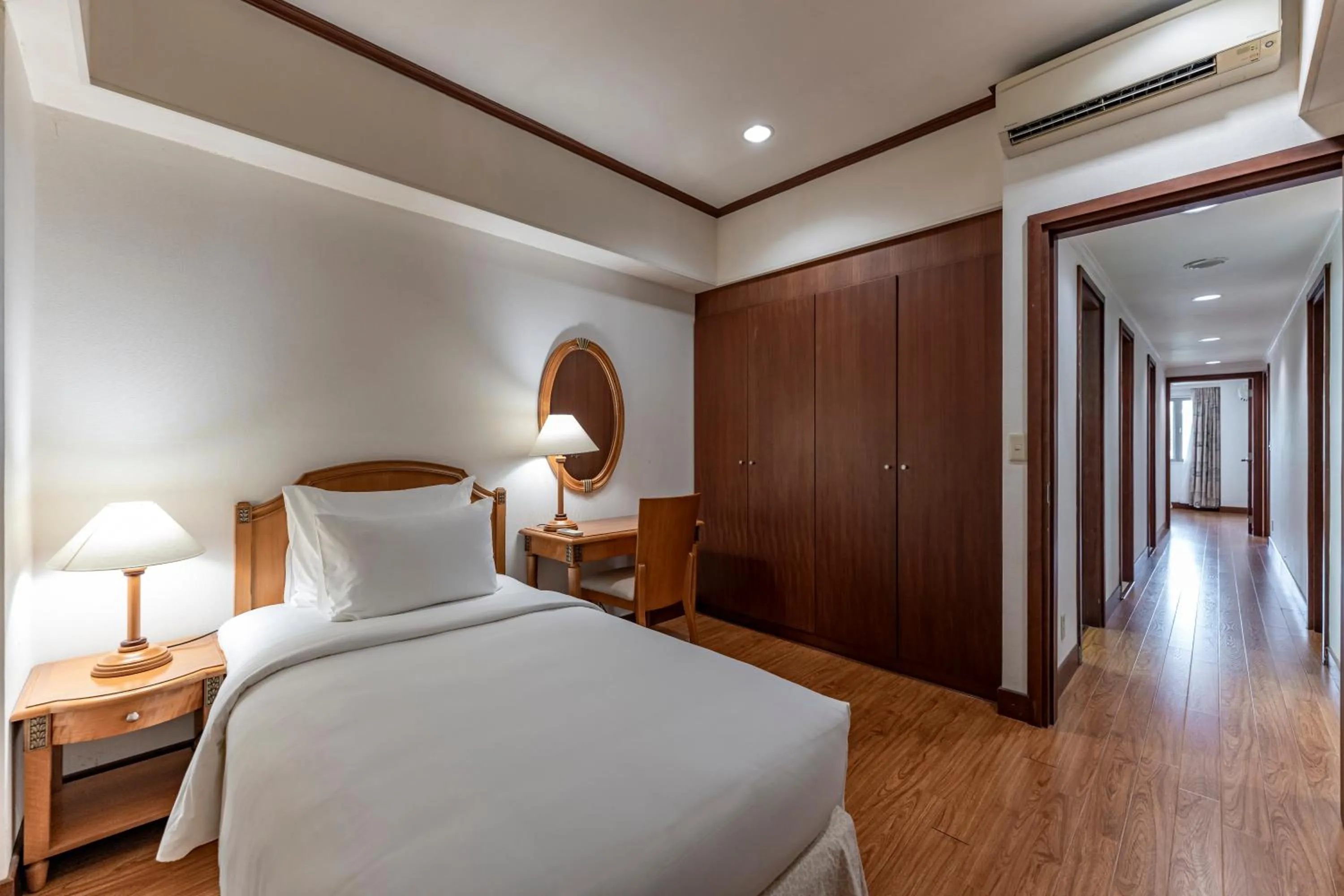 Bed in Garden View Court Suites Ho Chi Minh City