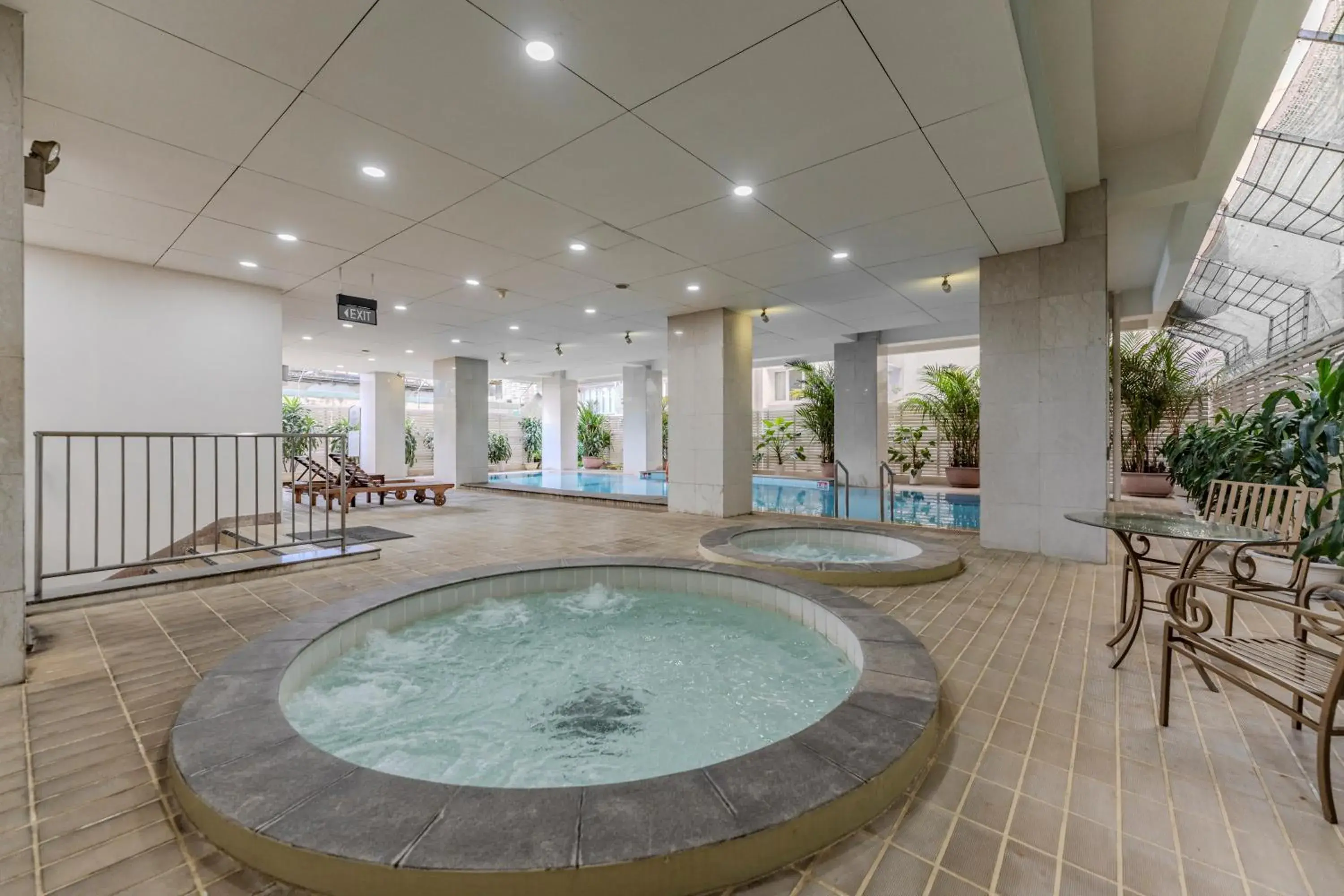 Swimming pool in Garden View Court Suites Ho Chi Minh City Swimming pool in Garden View Court Suites Ho Chi Minh City