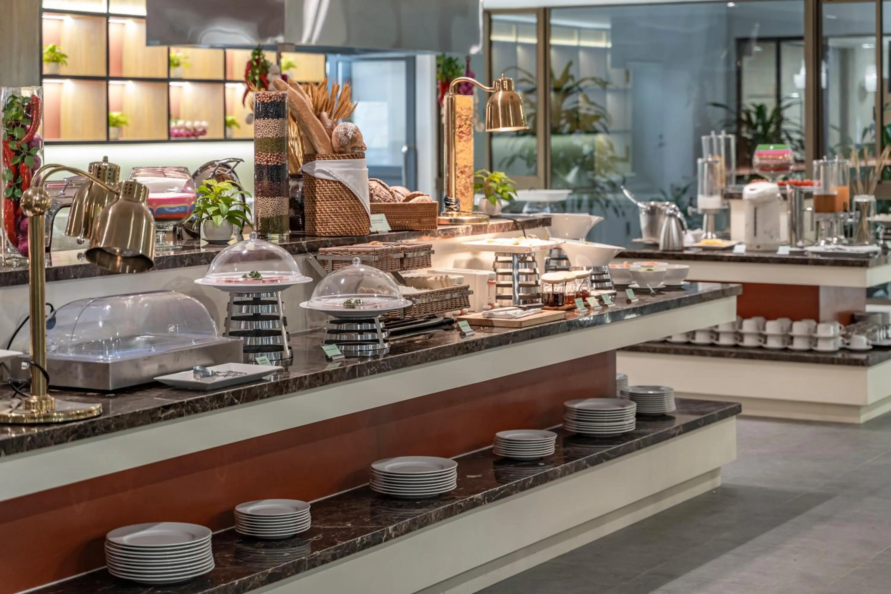 Restaurant/places to eat in Garden View Court Suites Ho Chi Minh City