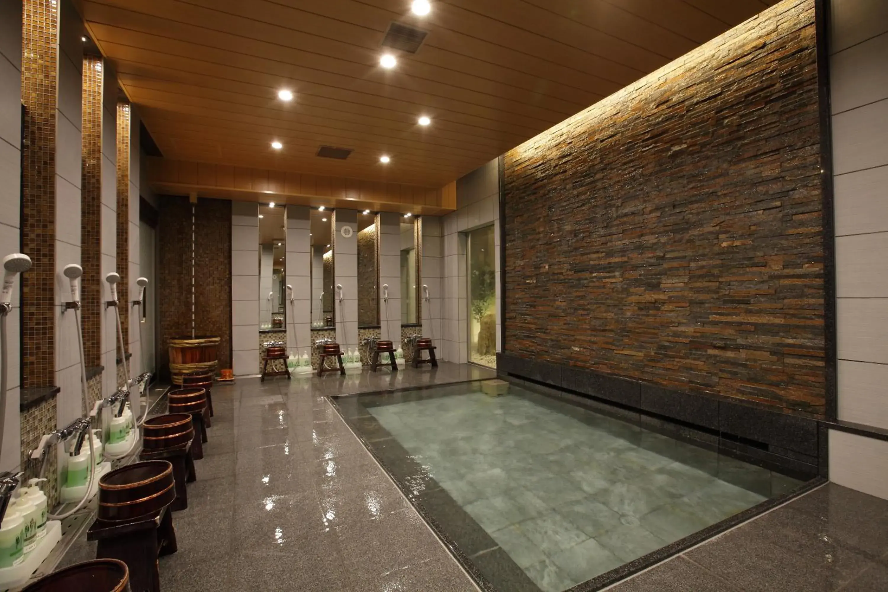 Swimming pool in Kinparo Swimming pool in Kinparo