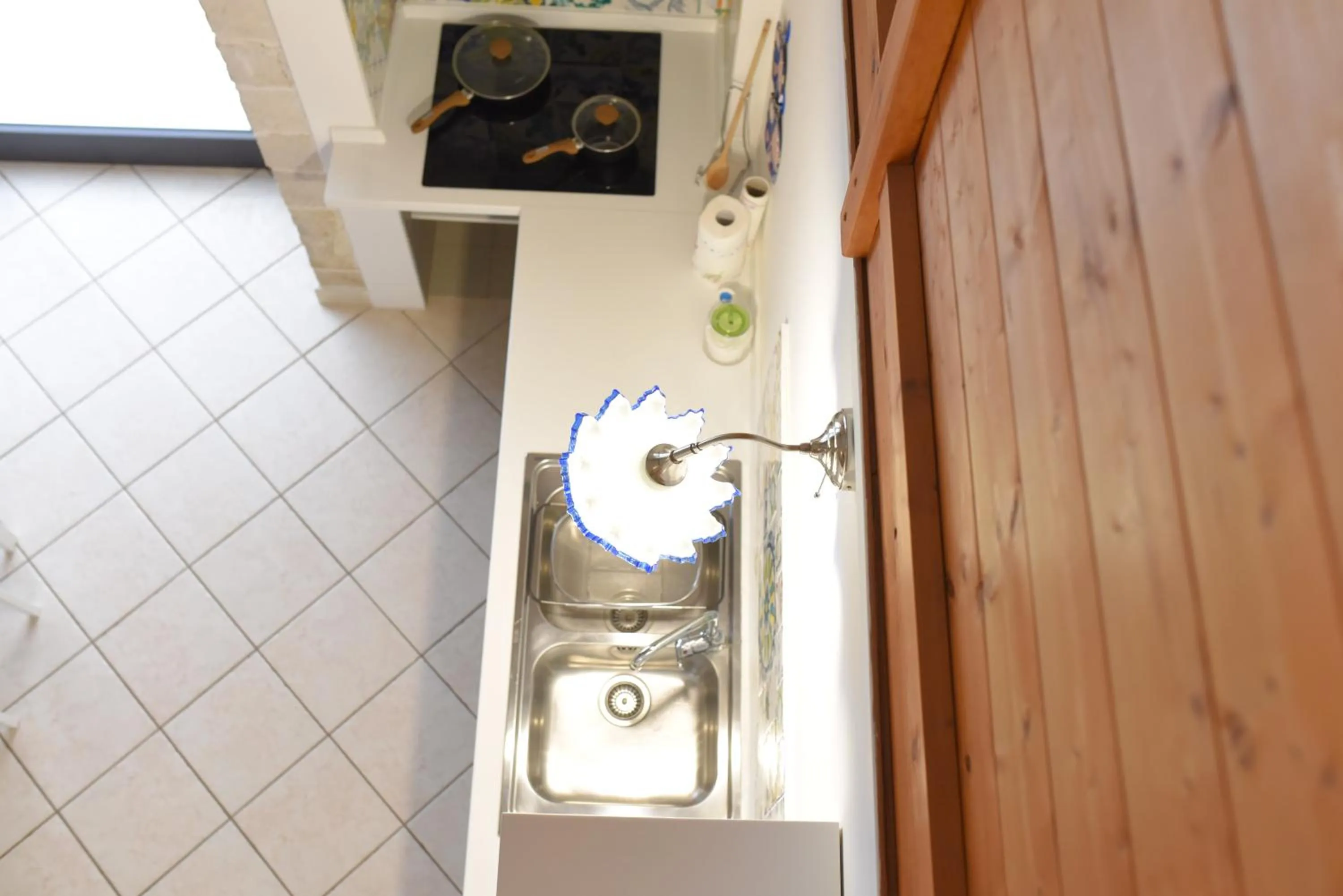 Communal kitchen in B&B L'alcova