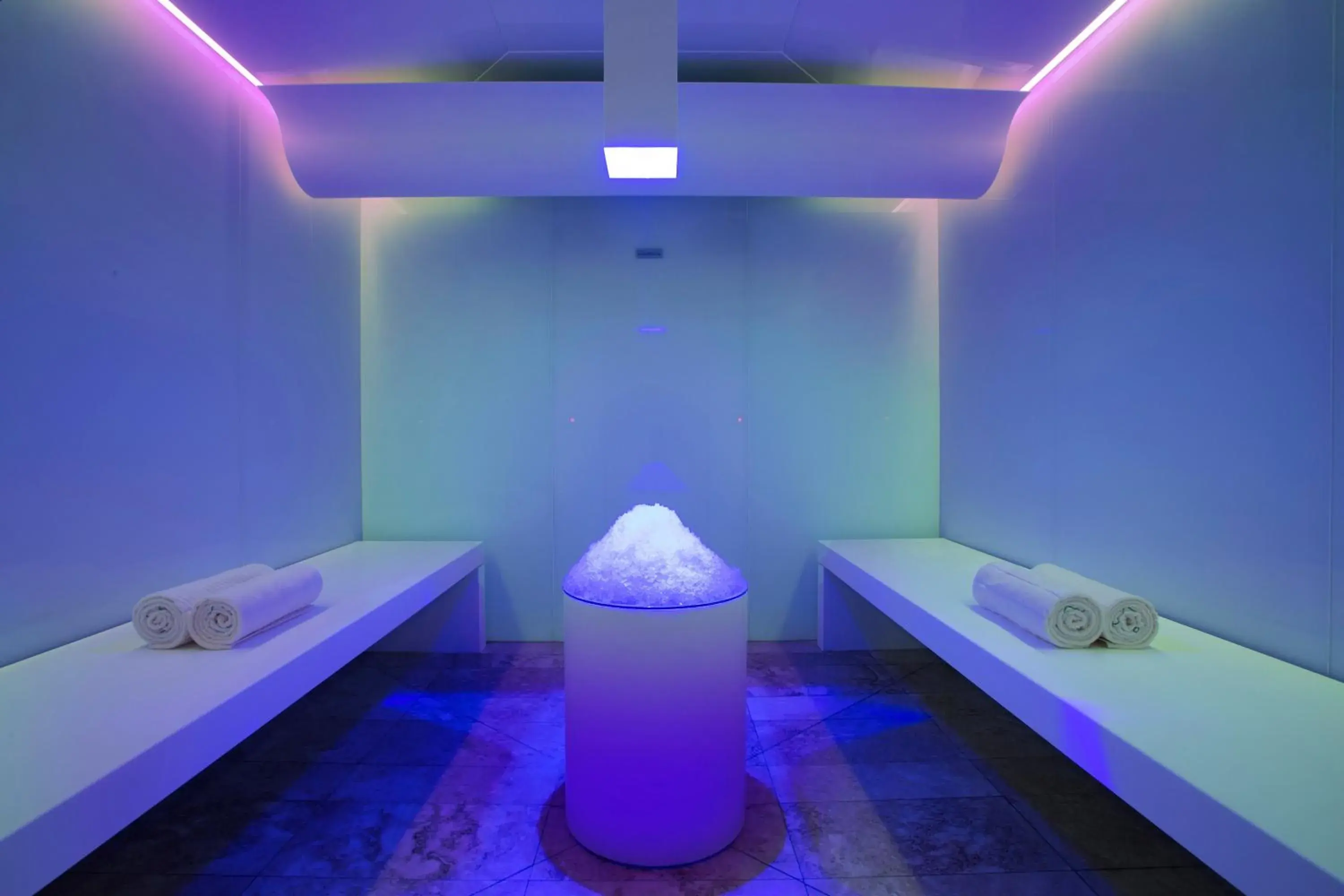 Spa and wellness centre/facilities, Bed in Mulia Villas Spa and wellness centre/facilities, Bed in Mulia Villas