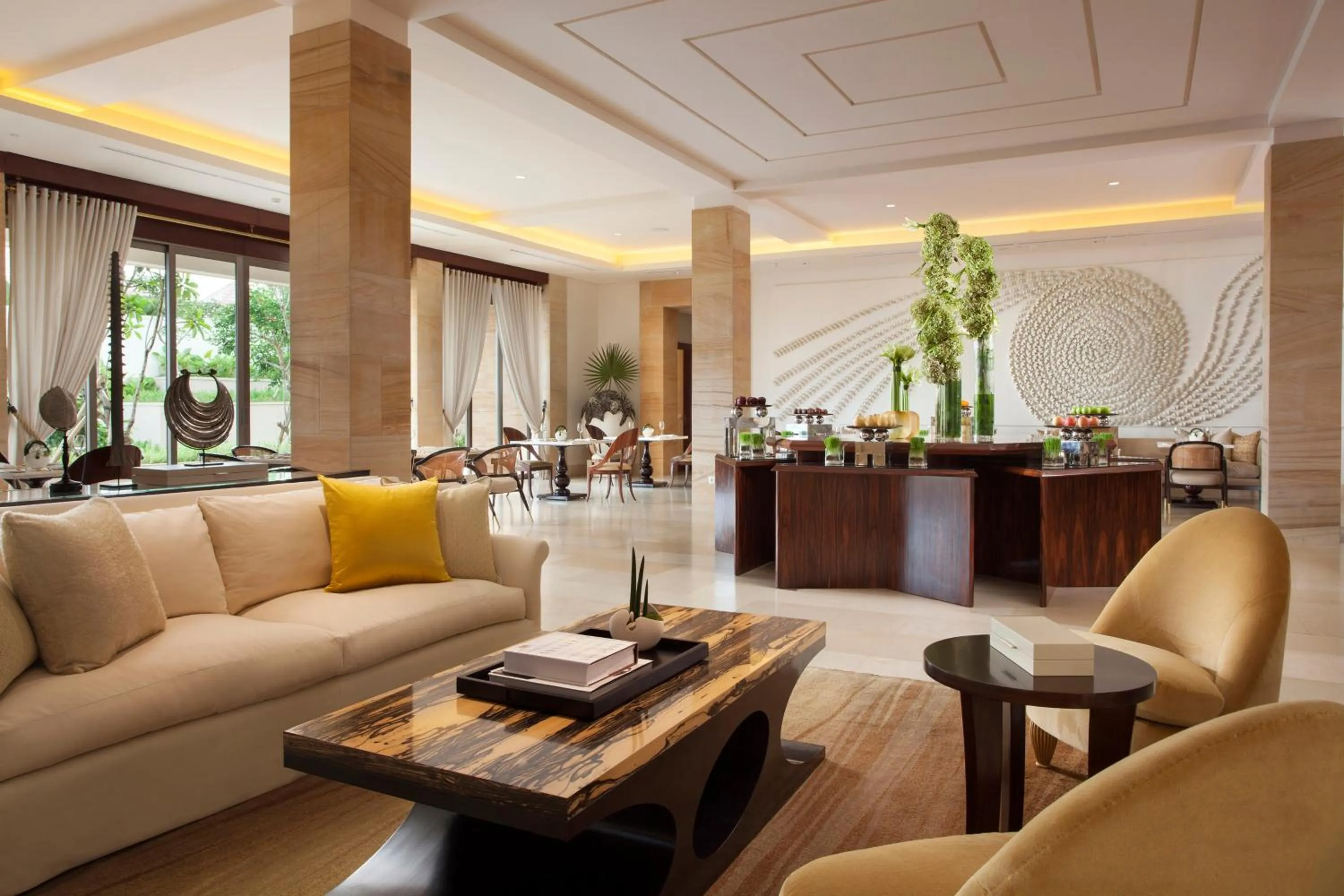 Restaurant/places to eat in Mulia Villas