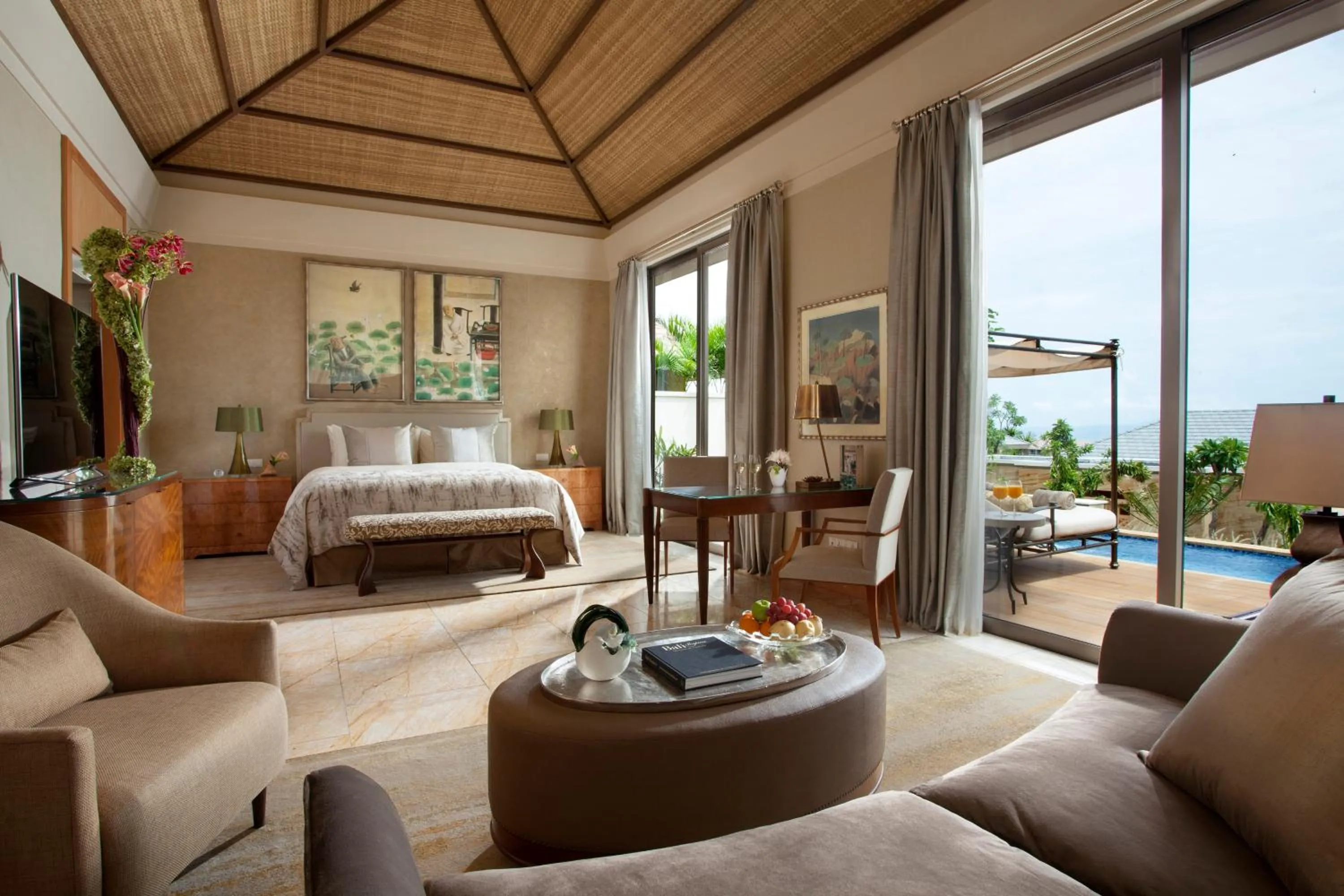 Bedroom, Bed in Mulia Villas