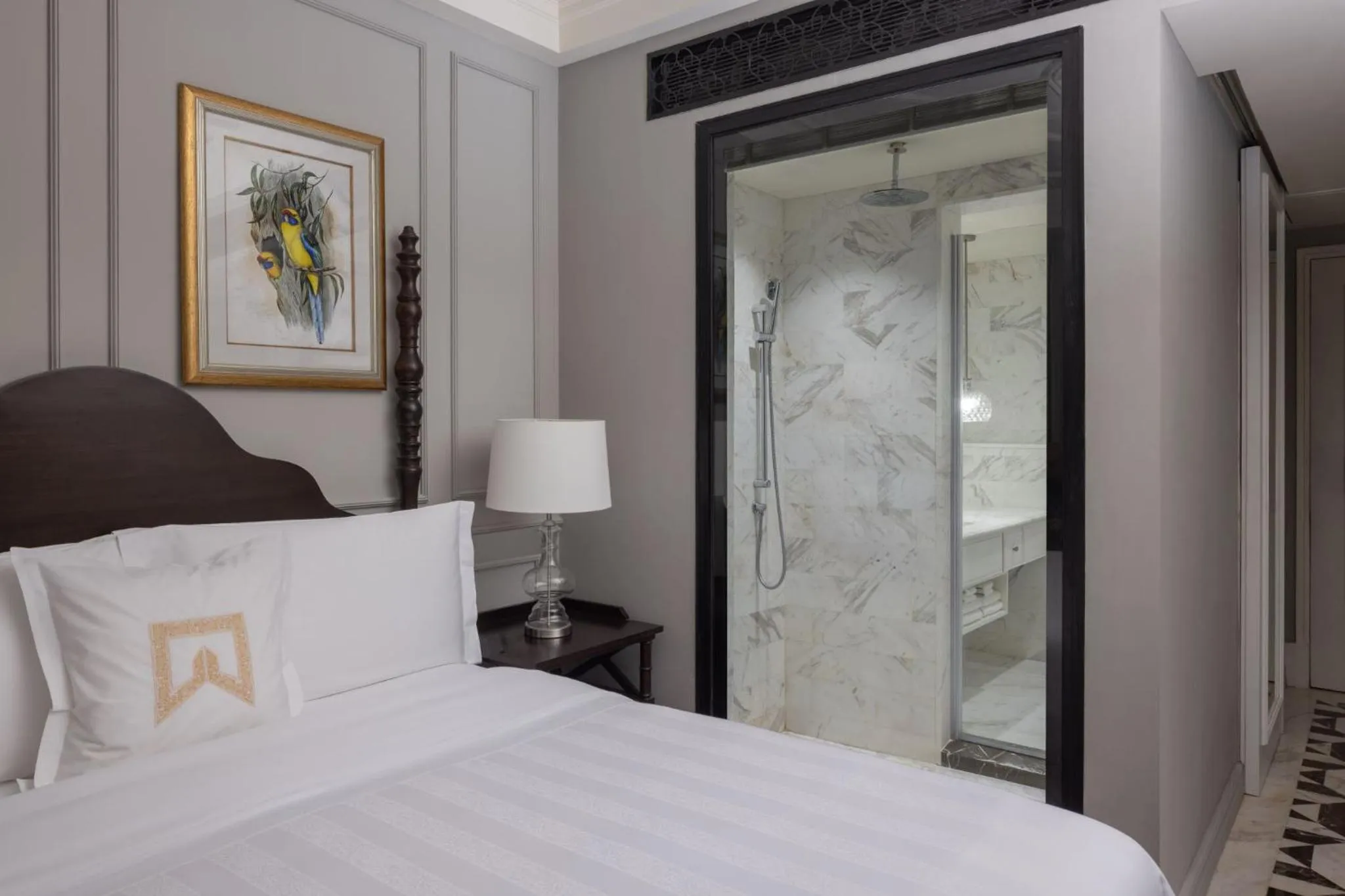 Manor Queen Room - single occupancy in ITC Windsor, a Luxury Collection Hotel, Bengaluru