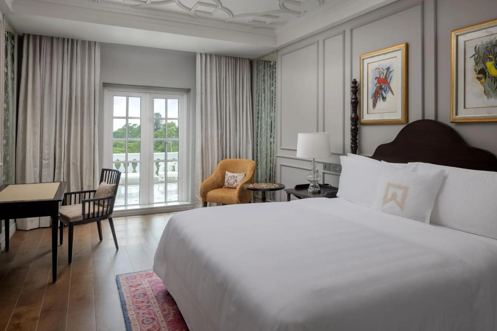 Photo of the whole room, Bed in ITC Windsor, a Luxury Collection Hotel, Bengaluru