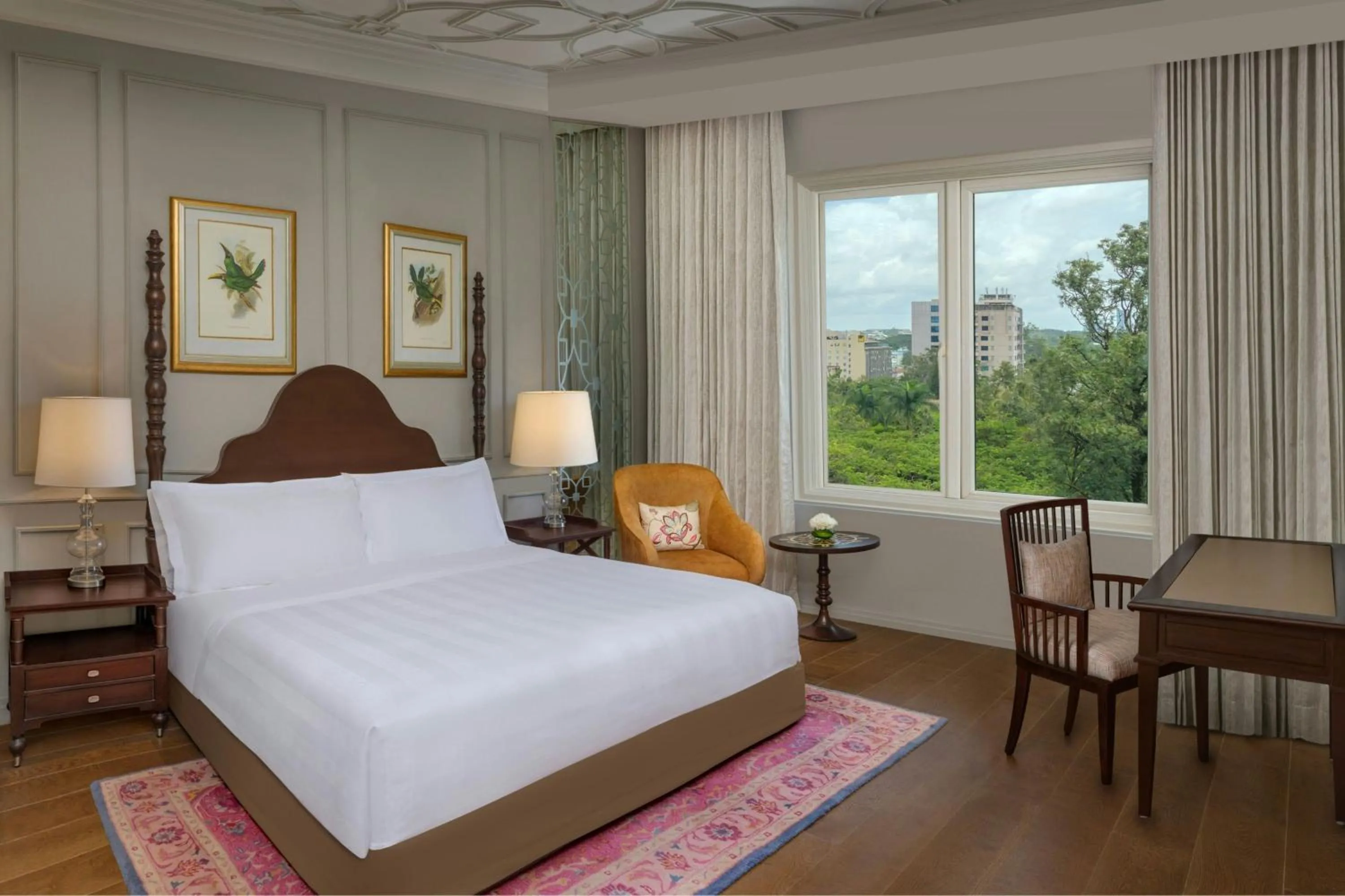 Photo of the whole room, Bed in ITC Windsor, a Luxury Collection Hotel, Bengaluru