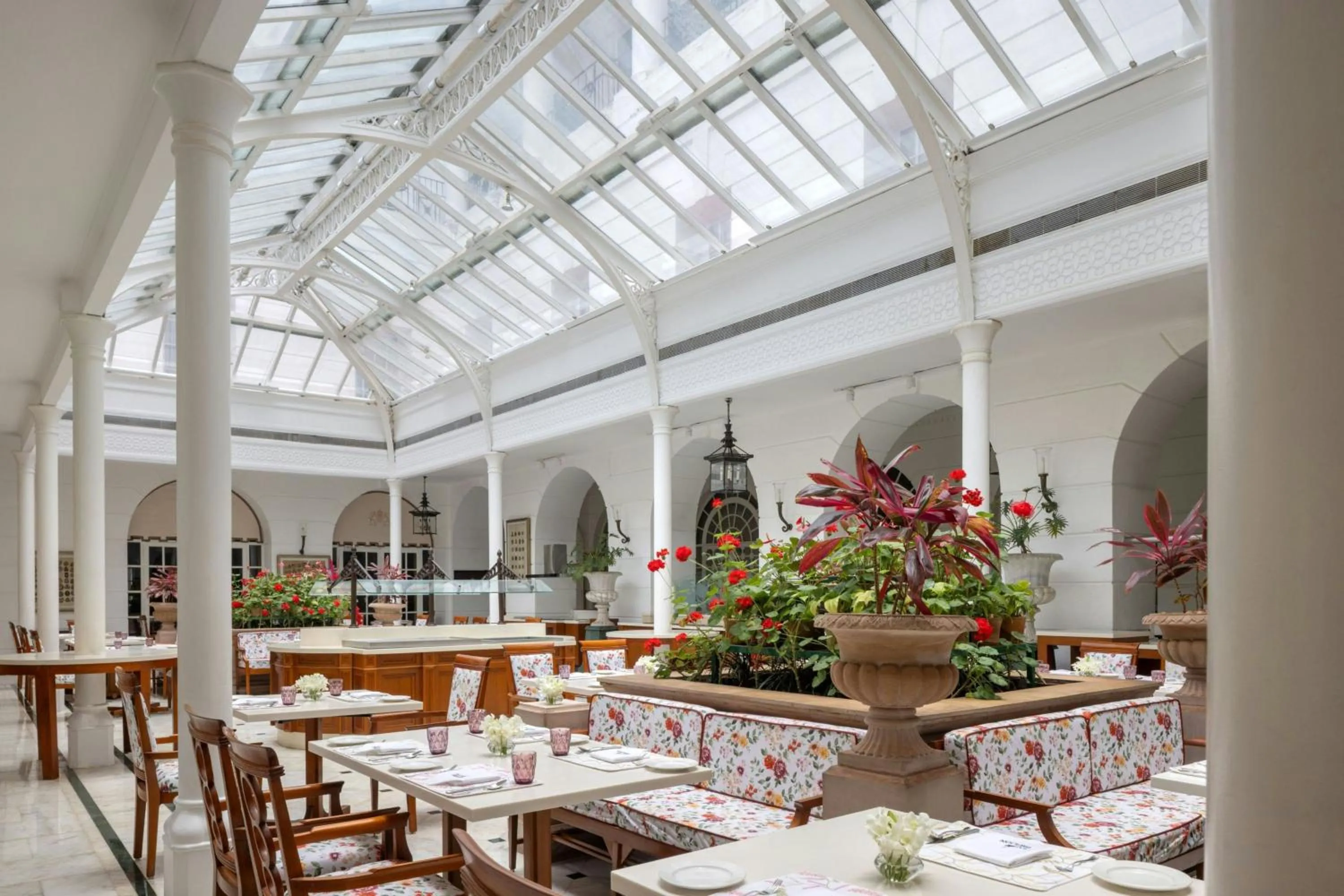 Restaurant/places to eat in ITC Windsor, a Luxury Collection Hotel, Bengaluru