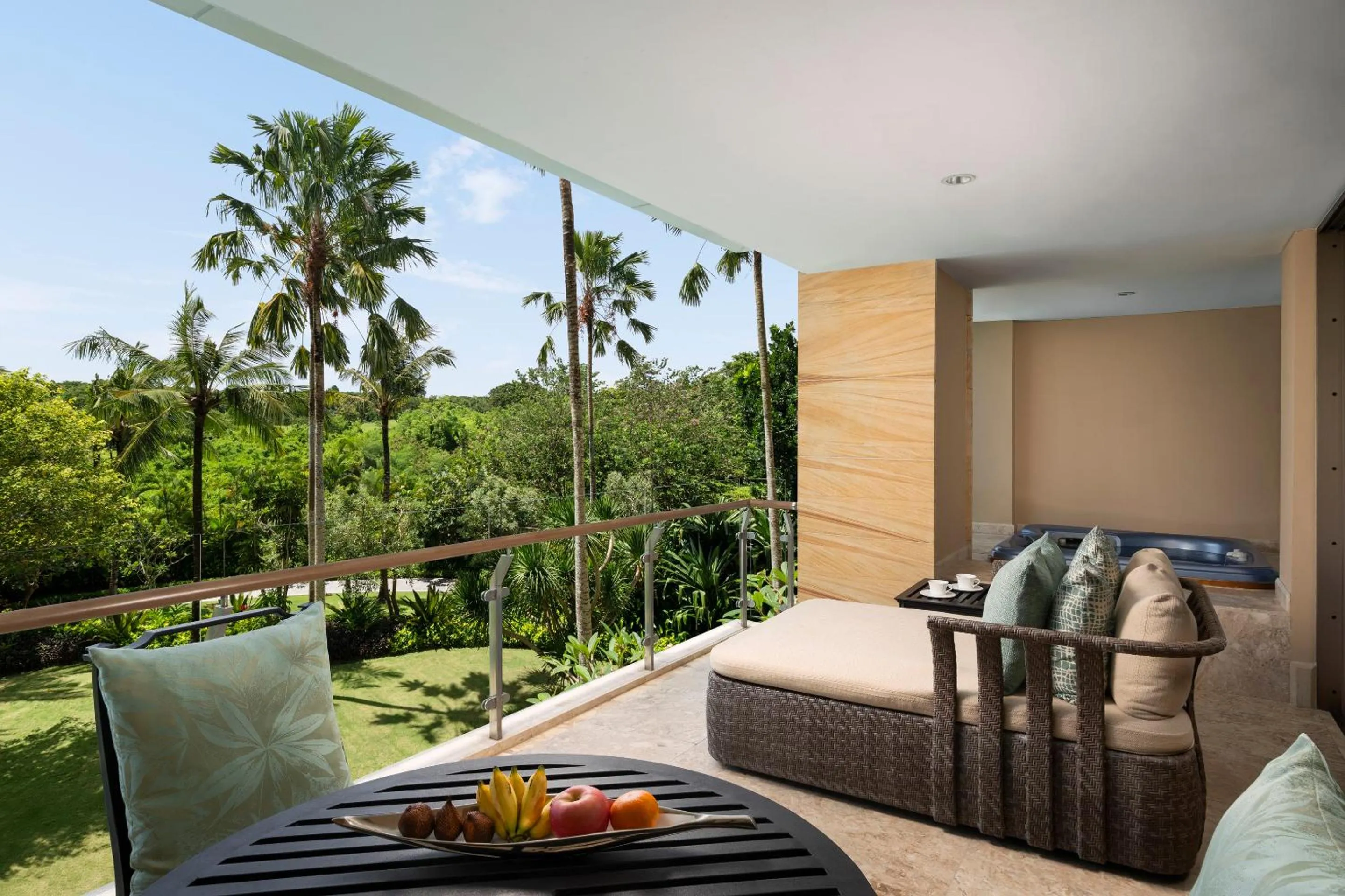 Balcony/Terrace in The Mulia