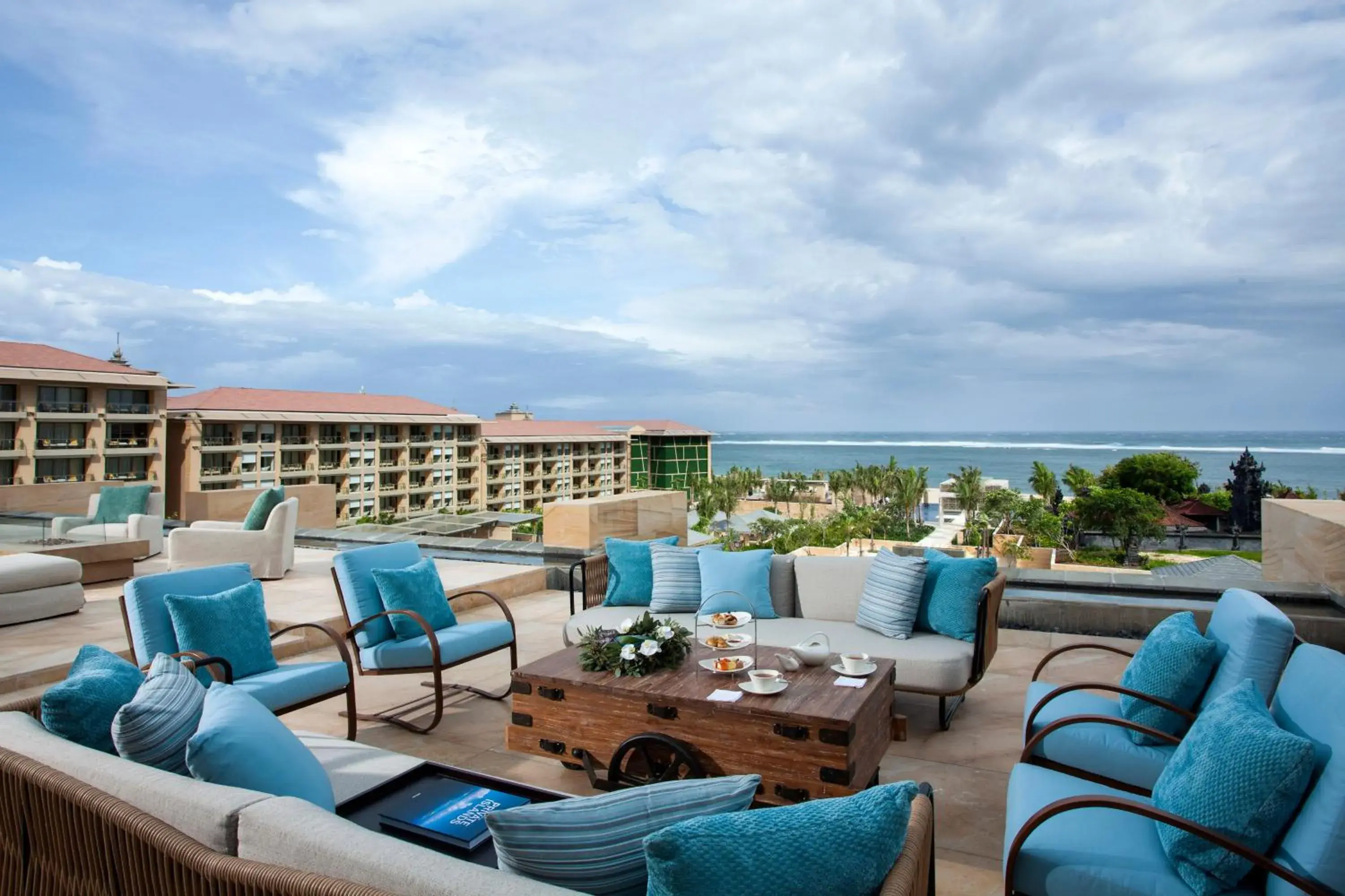 Lounge or bar in The Mulia Lounge or bar in The Mulia