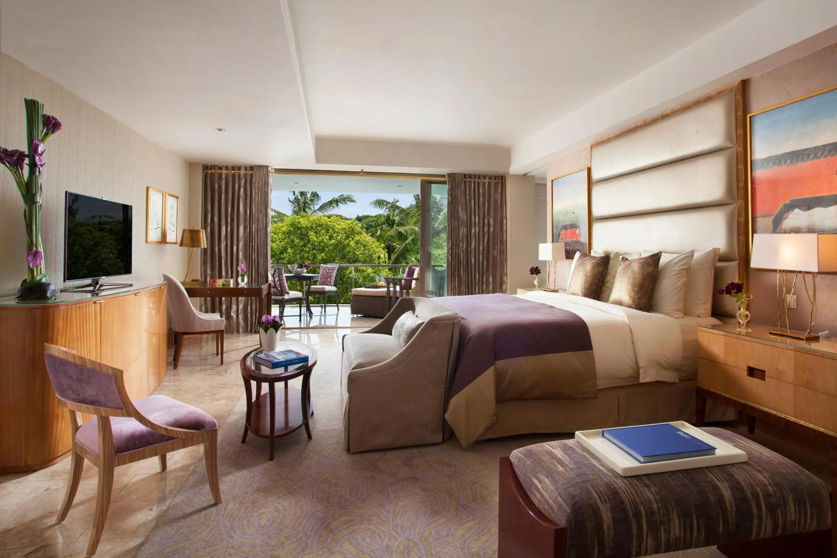 Bedroom, Bed in The Mulia