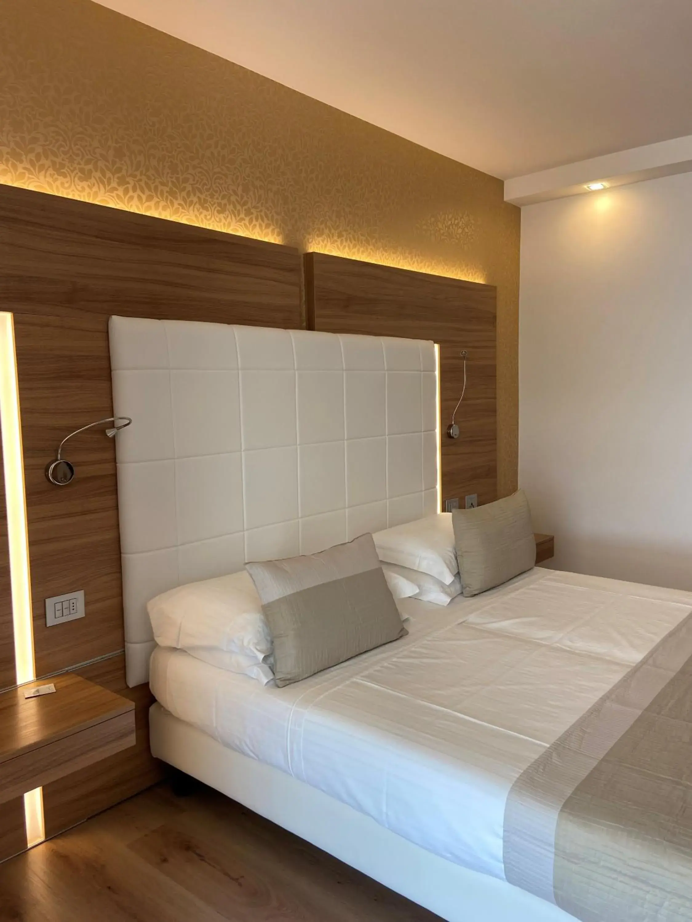 Junior Suite with Balcony in Kriss Internazionale Hotel Junior Suite with Balcony in Kriss Internazionale Hotel