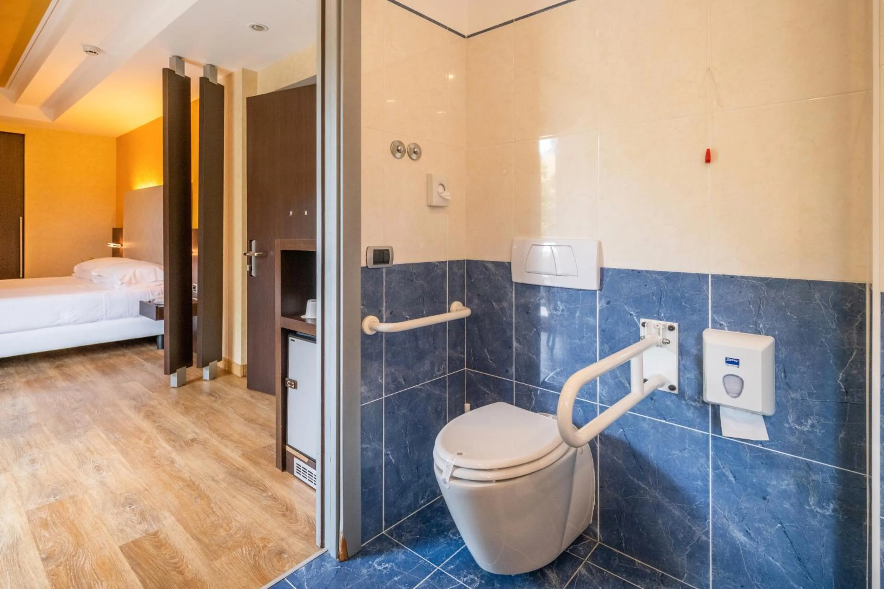 Photo of the whole room, Bed in Kriss Internazionale Hotel