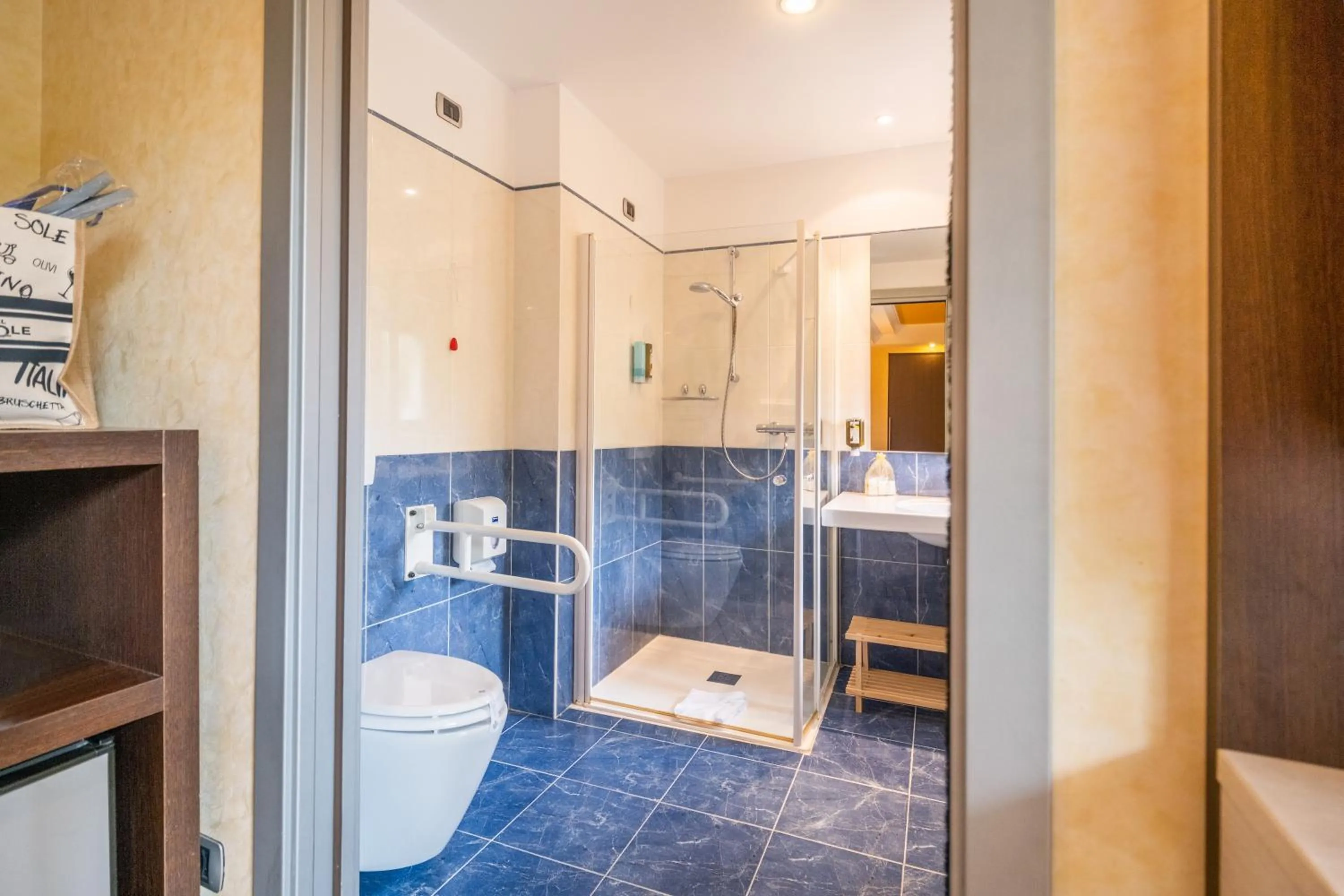 Bathroom in Kriss Internazionale Hotel