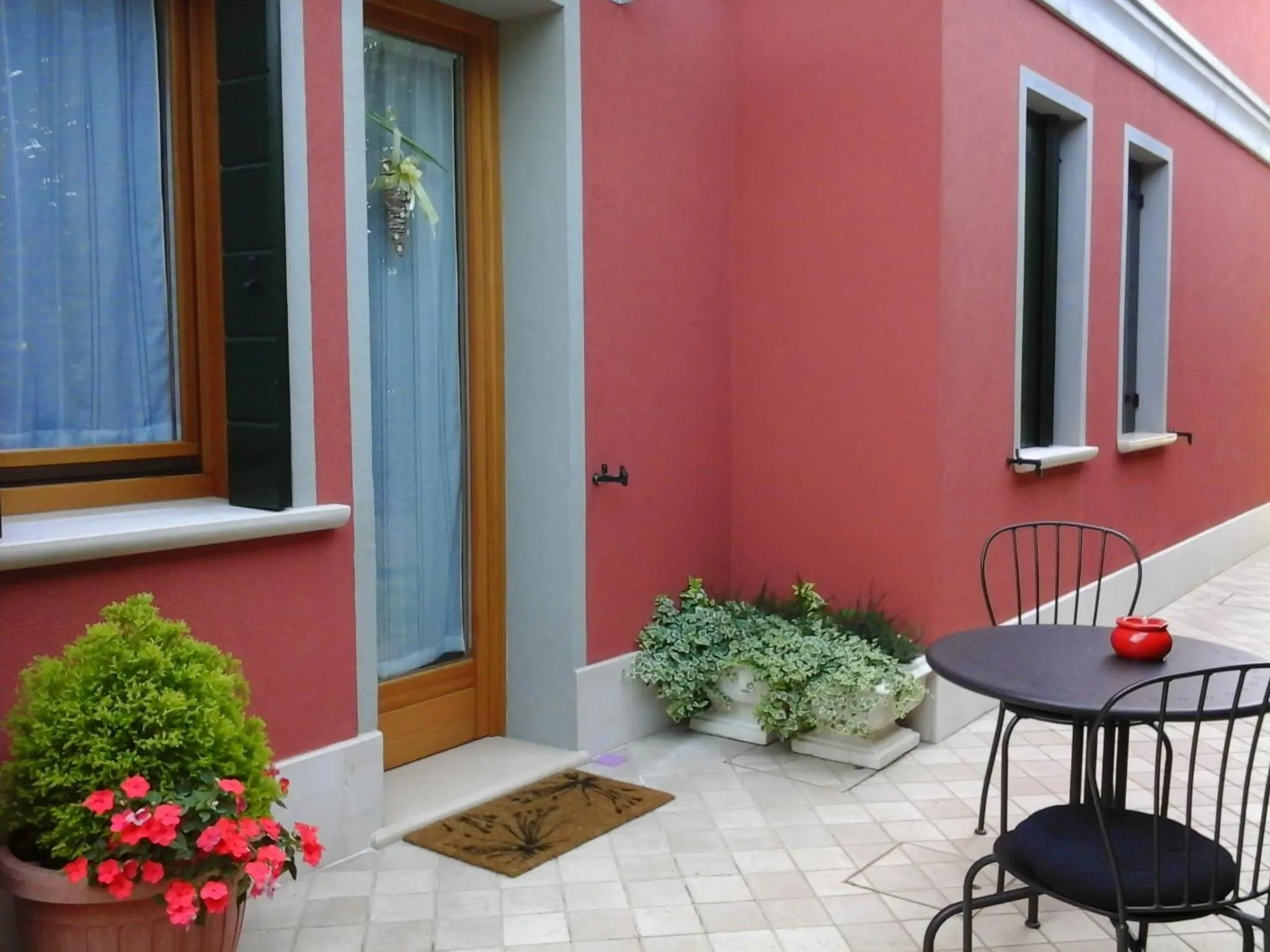 Facade/entrance in La Casa di Linda