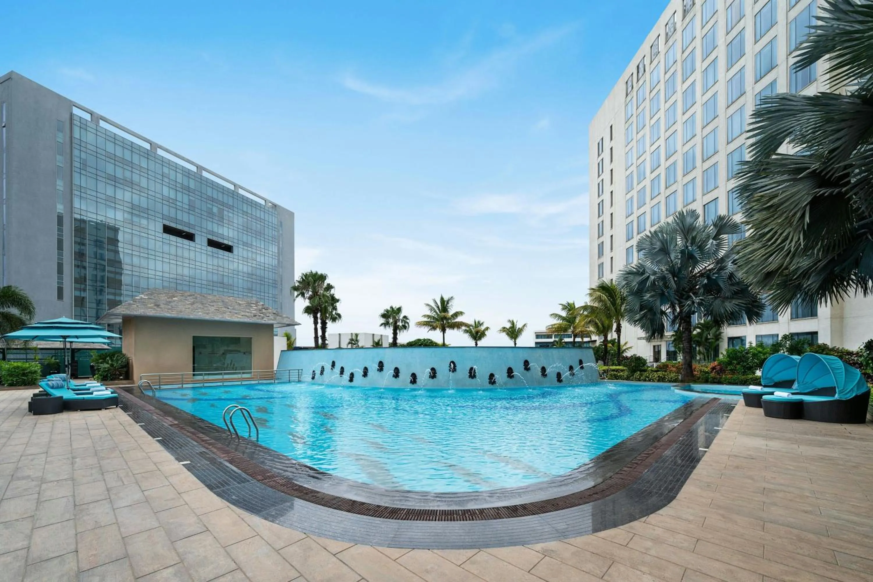 Swimming pool in Bengaluru Marriott Hotel Whitefield