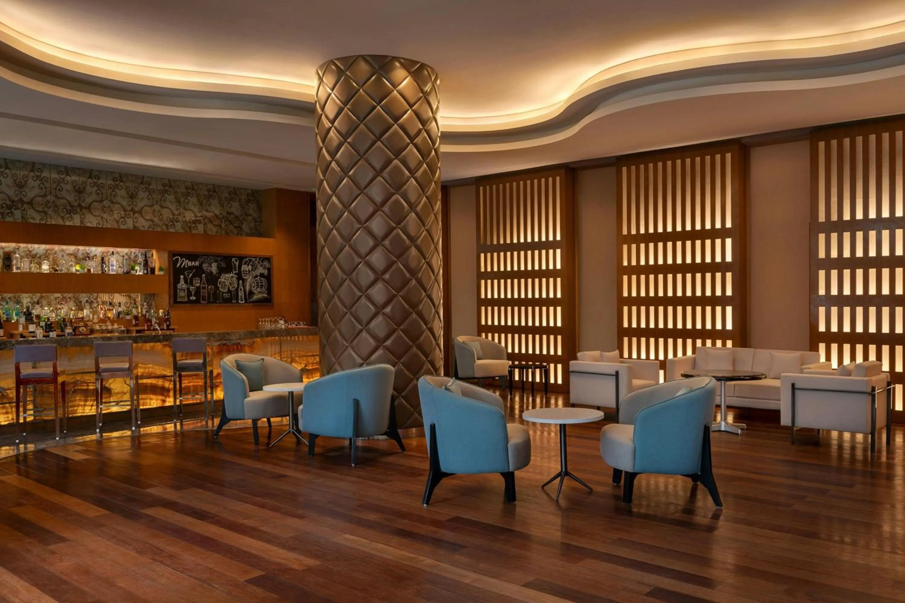 Lounge or bar in Bengaluru Marriott Hotel Whitefield