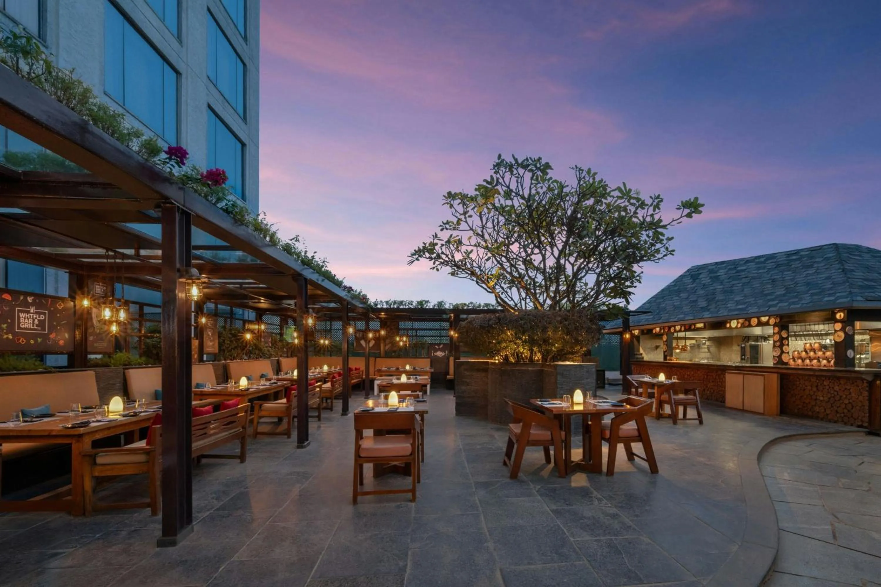 Swimming pool in Bengaluru Marriott Hotel Whitefield