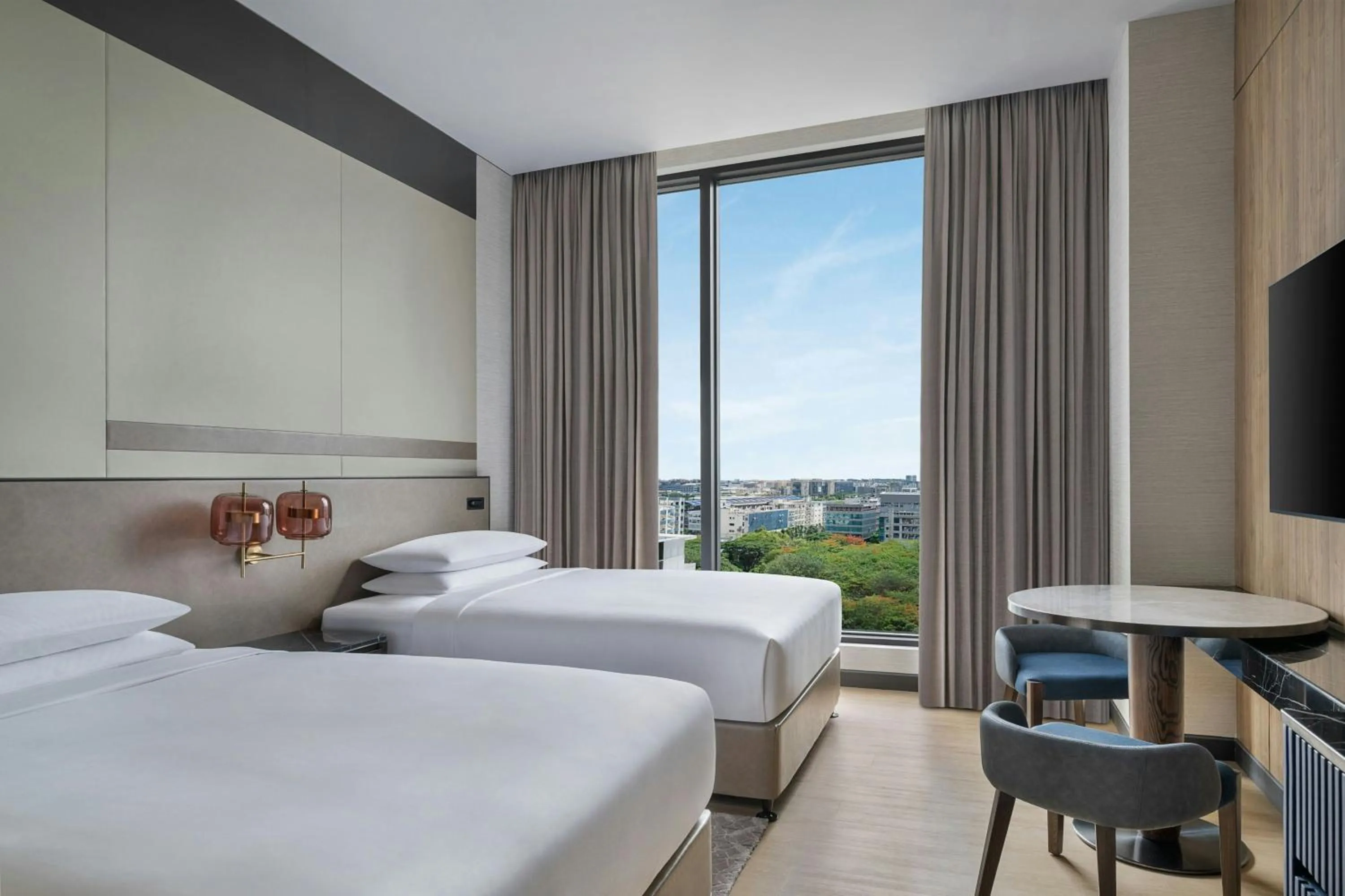 Photo of the whole room, Bed in Bengaluru Marriott Hotel Whitefield