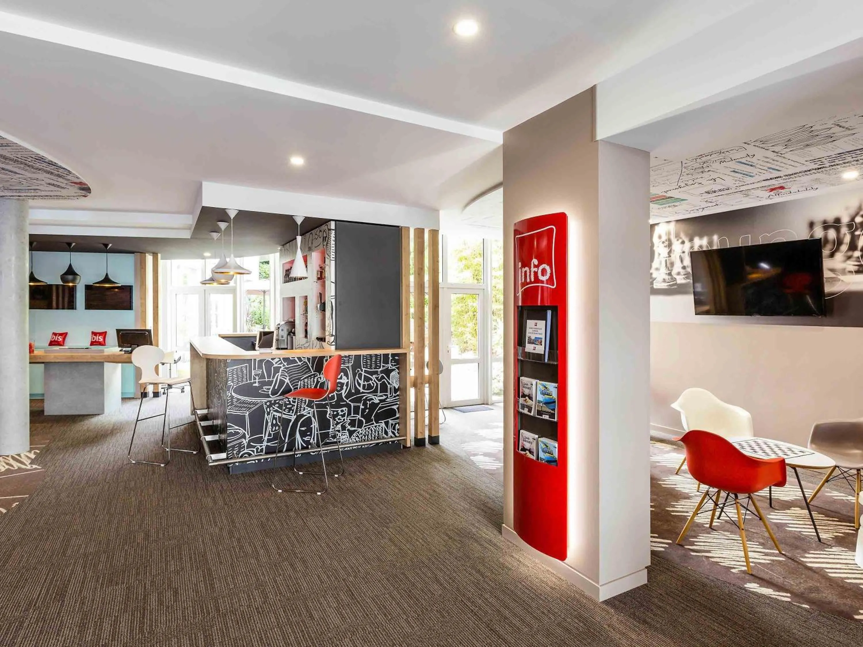 Property building in ibis Lannion