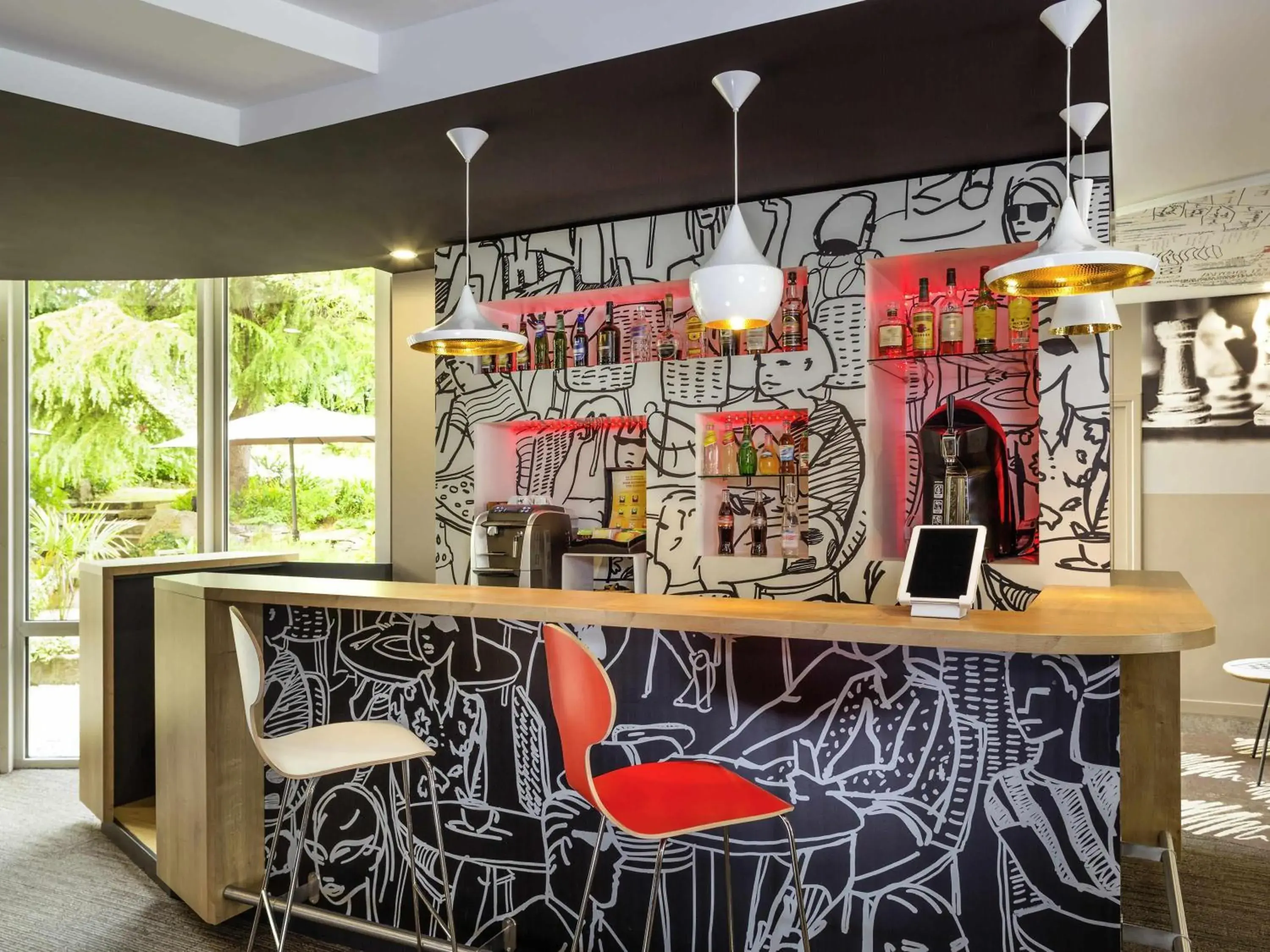 Lounge or bar in ibis Lannion Lounge or bar in ibis Lannion