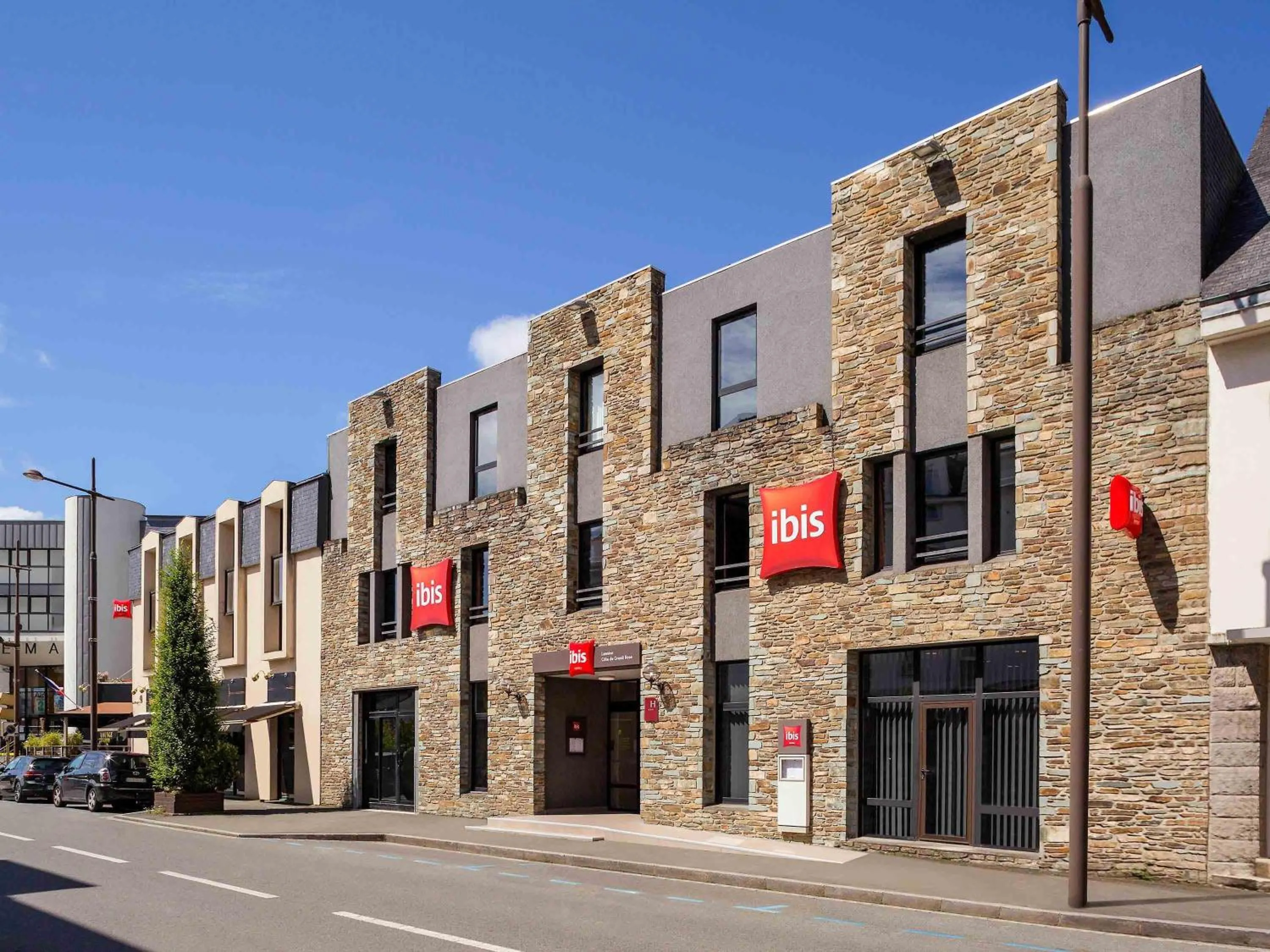 Property building in ibis Lannion