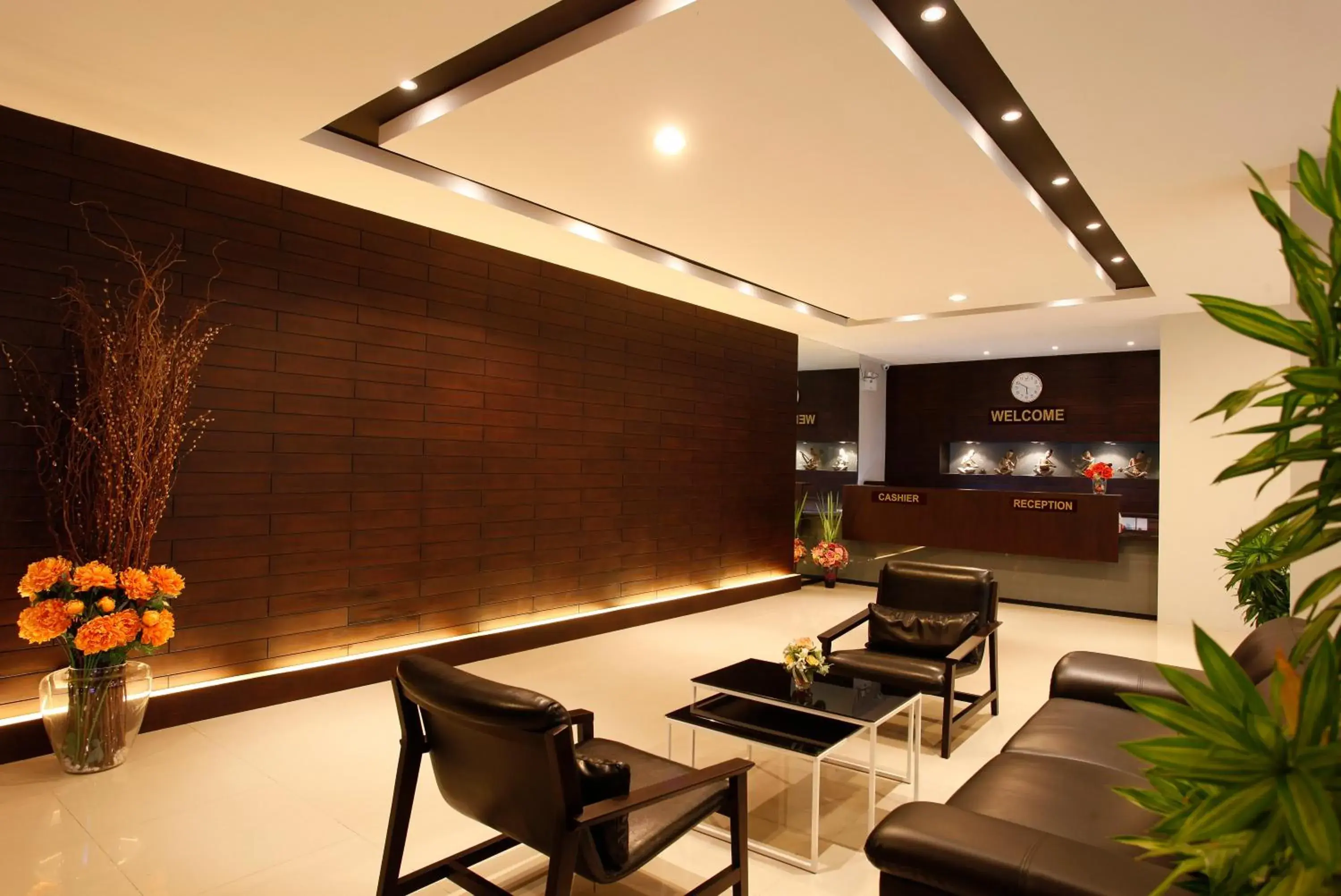 Lobby/Reception in Nize Hotel (SHA Plus) Lobby/Reception in Nize Hotel (SHA Plus)