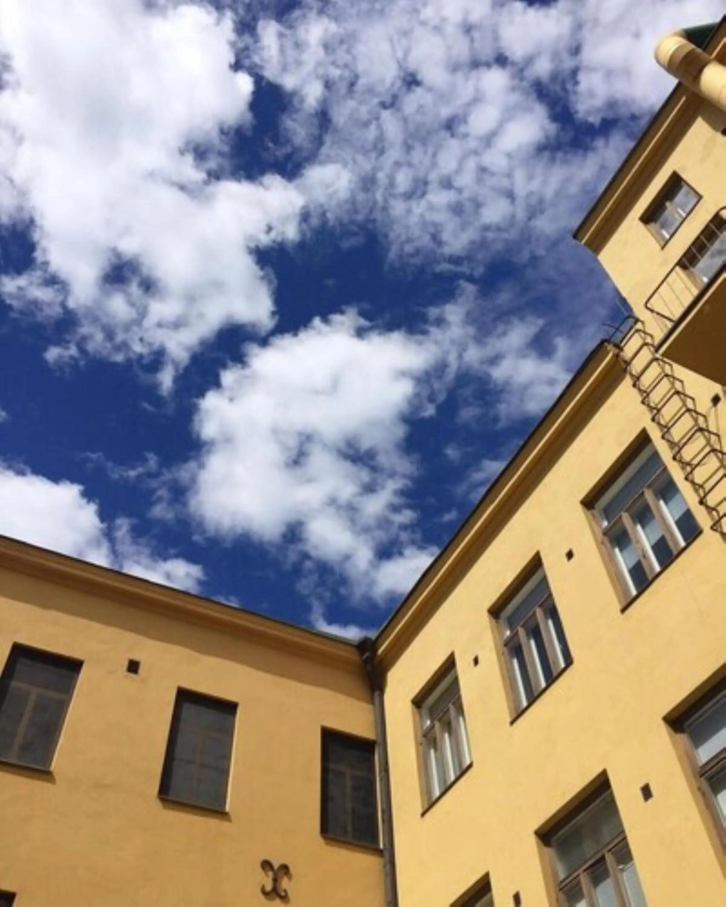 Property building in Hostel Diana Park