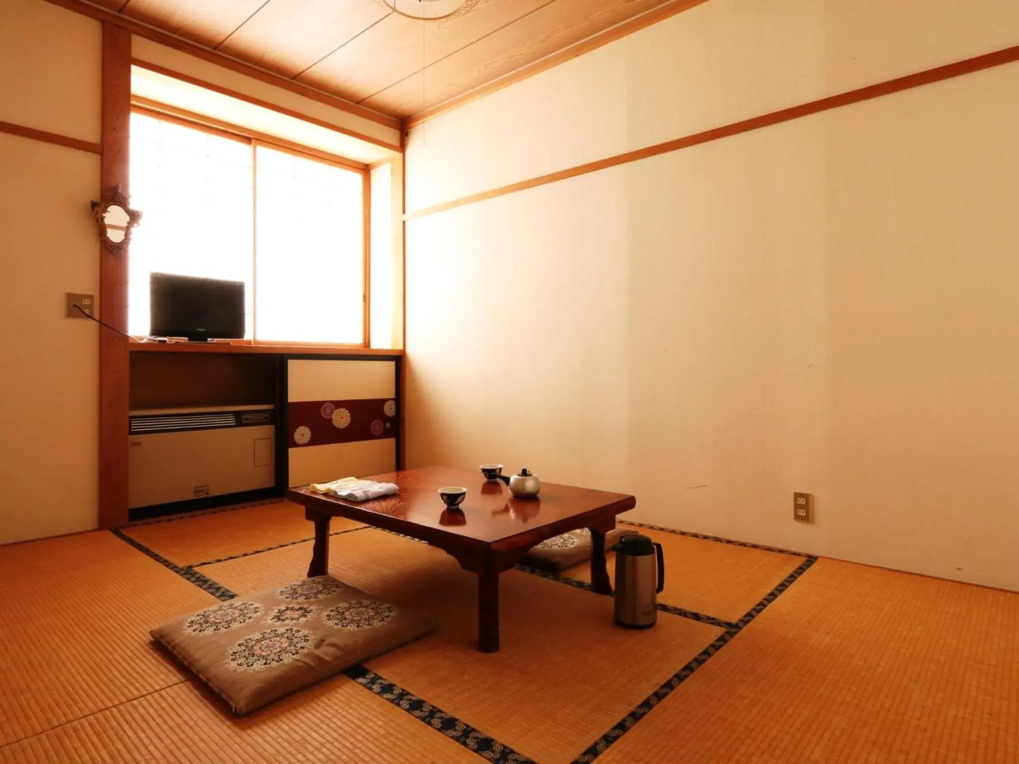 Photo of the whole room, Seating Area in Lodge Yukiyama