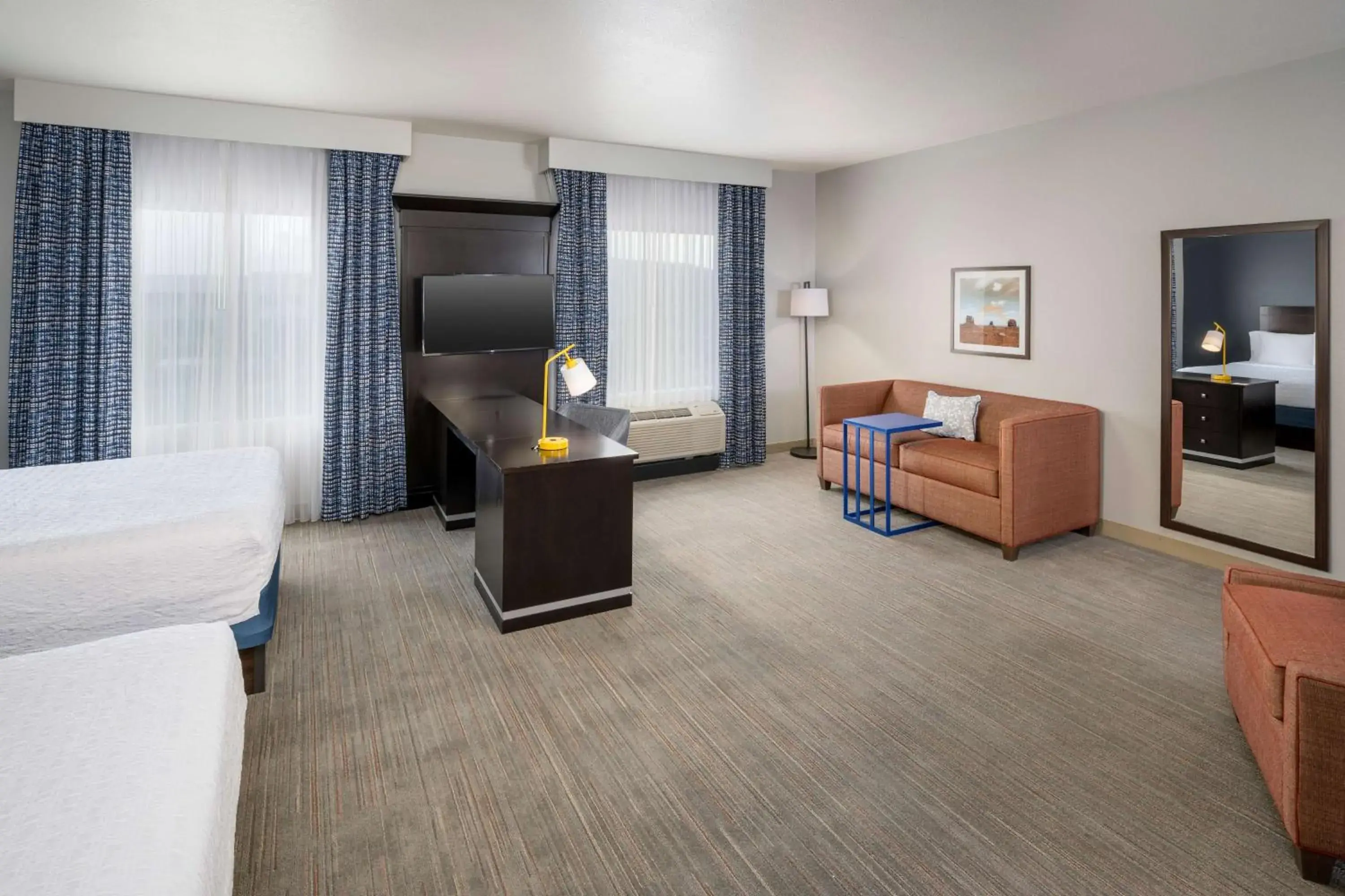 Bedroom, Bed in Hampton Inn & Suites Phoenix North/Happy Valley Bedroom, Bed in Hampton Inn & Suites Phoenix North/Happy Valley