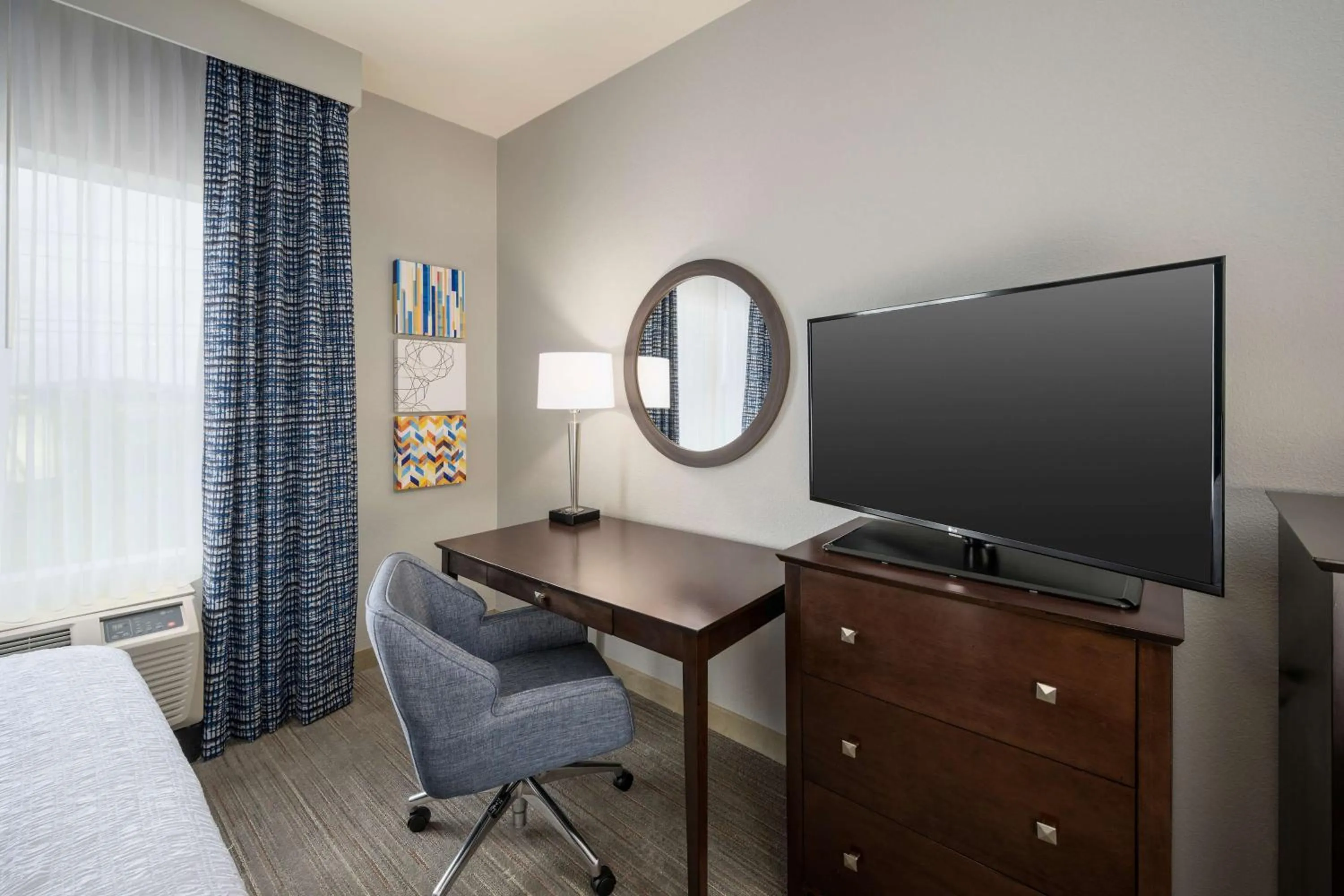 Bedroom, Bed in Hampton Inn & Suites Phoenix North/Happy Valley