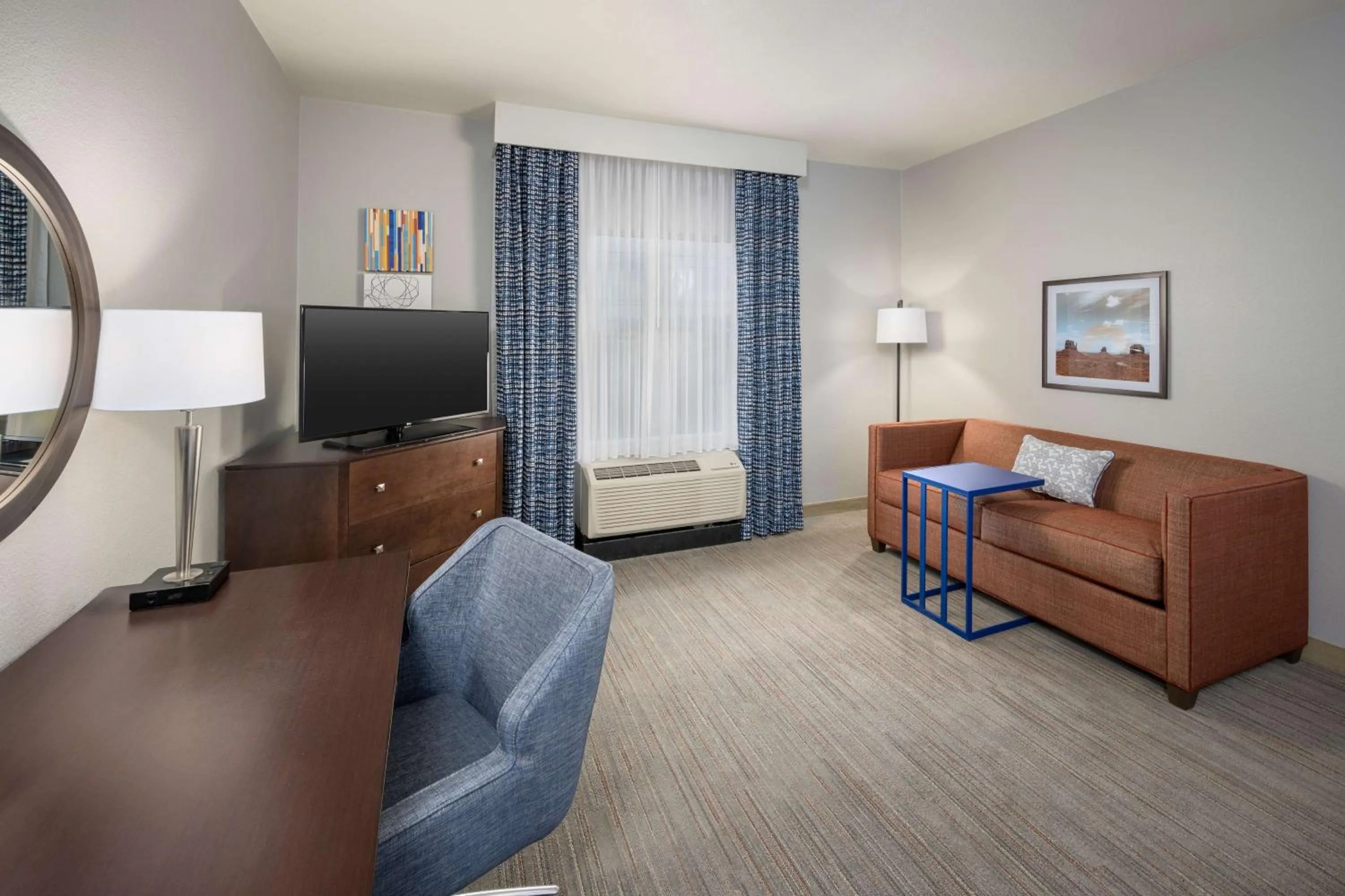 Bedroom in Hampton Inn & Suites Phoenix North/Happy Valley