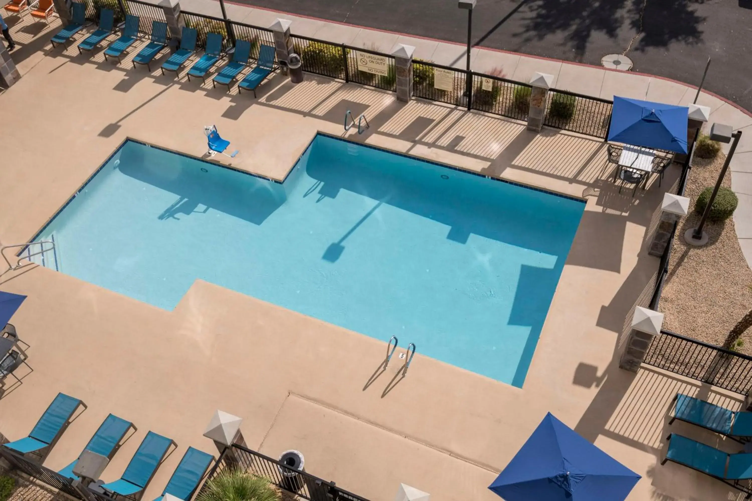 Pool view in Hampton Inn & Suites Phoenix North/Happy Valley Pool view in Hampton Inn & Suites Phoenix North/Happy Valley