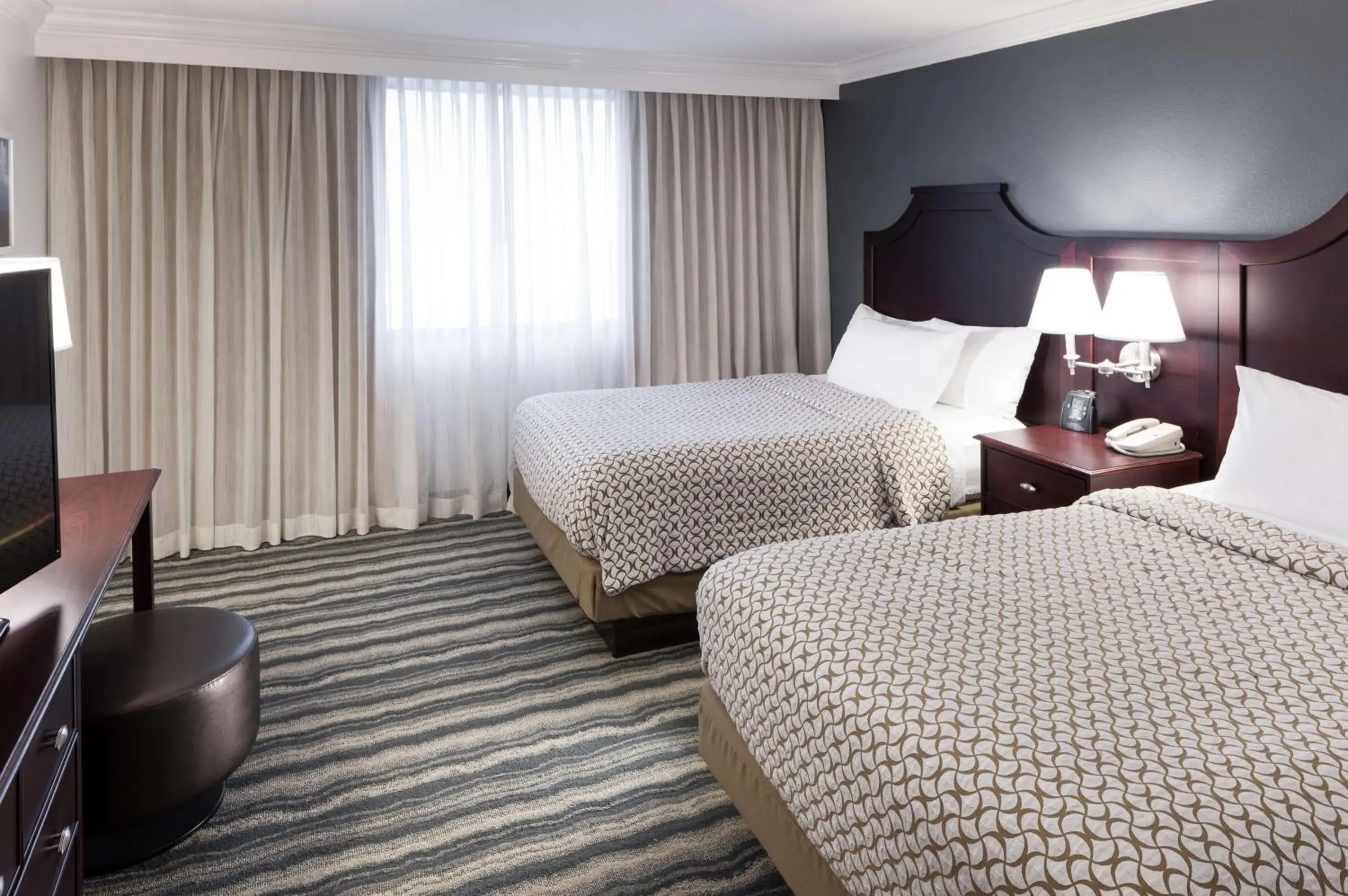 Bed in Embassy Suites by Hilton Tampa Brandon Bed in Embassy Suites by Hilton Tampa Brandon